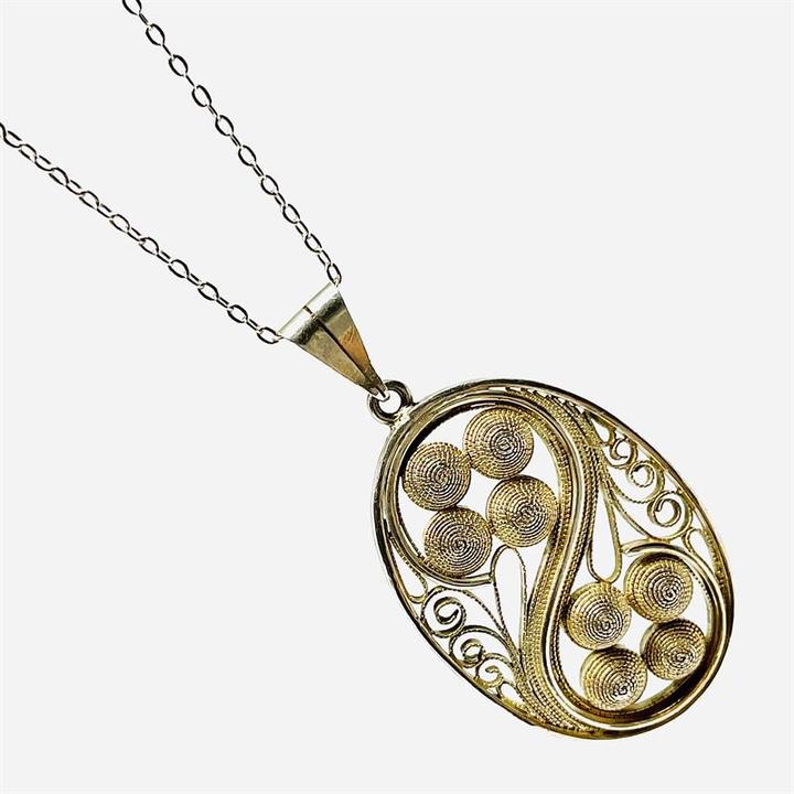 Starožitný náhrdelník z filigránového stříbra