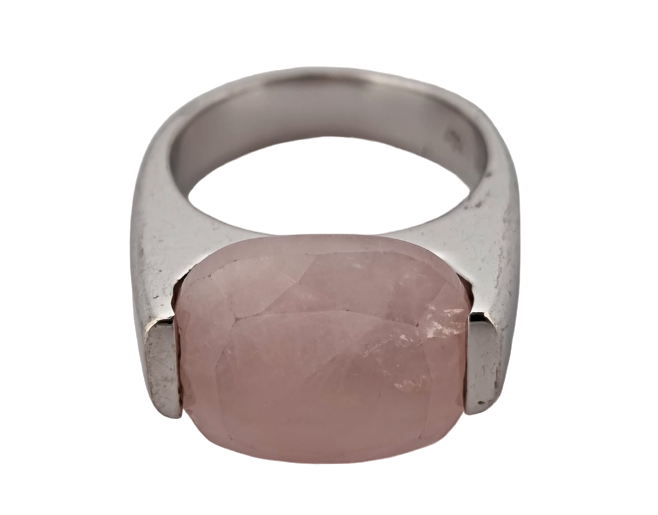 Stříbrný masivní prsten s broušeným růženínem