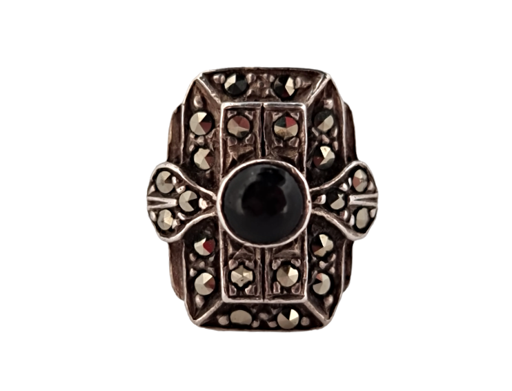 Stříbrný prsten Art Deco s onyxem a markazity