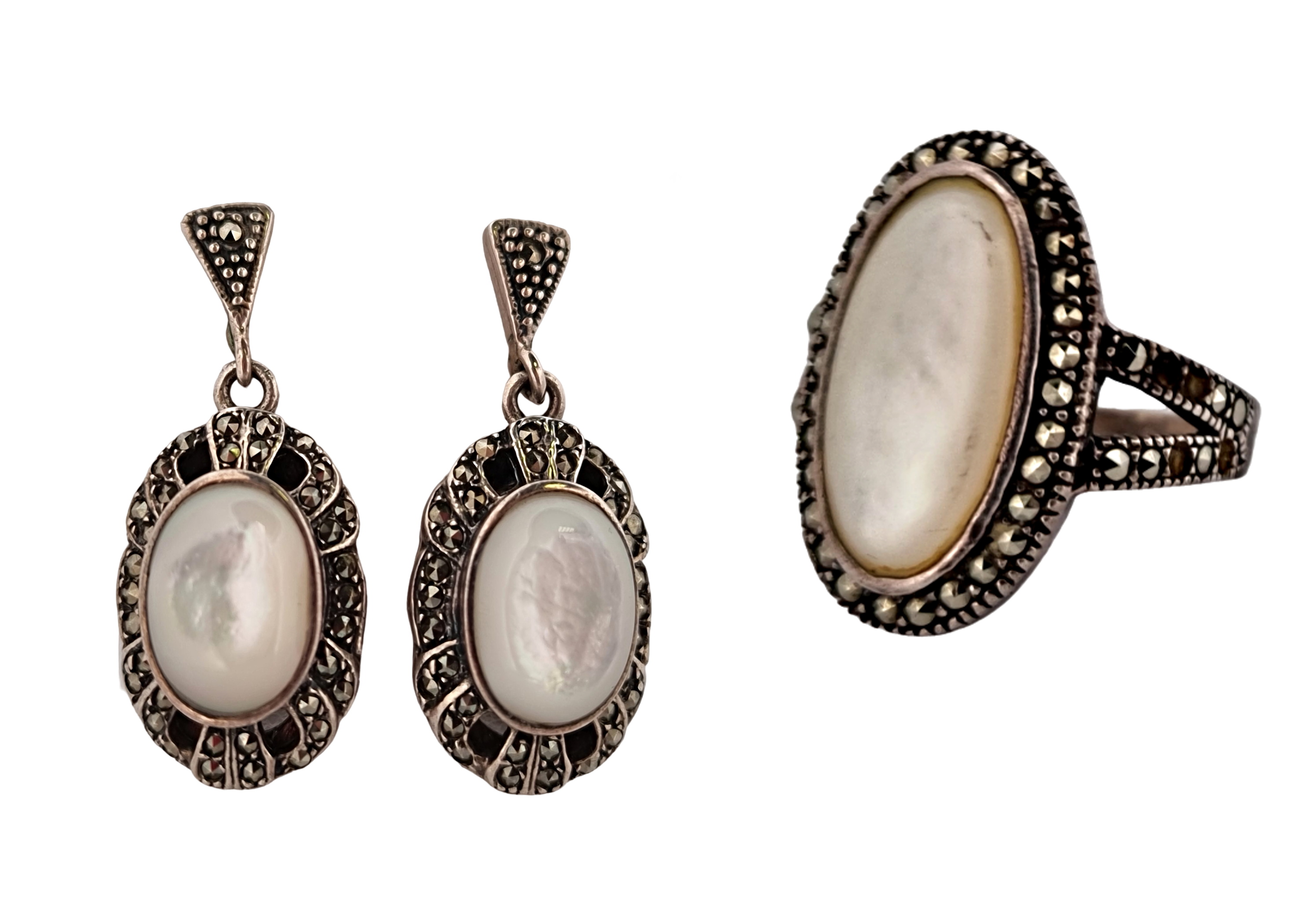 Stříbrný set s perletí a markazity – prsten a náušnice