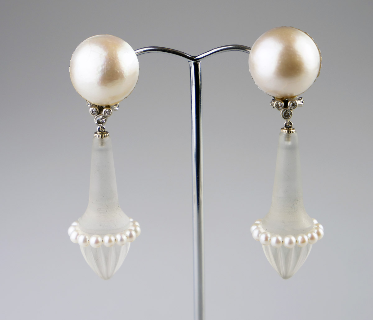 Zlaté náušnice s perlami a diamanty