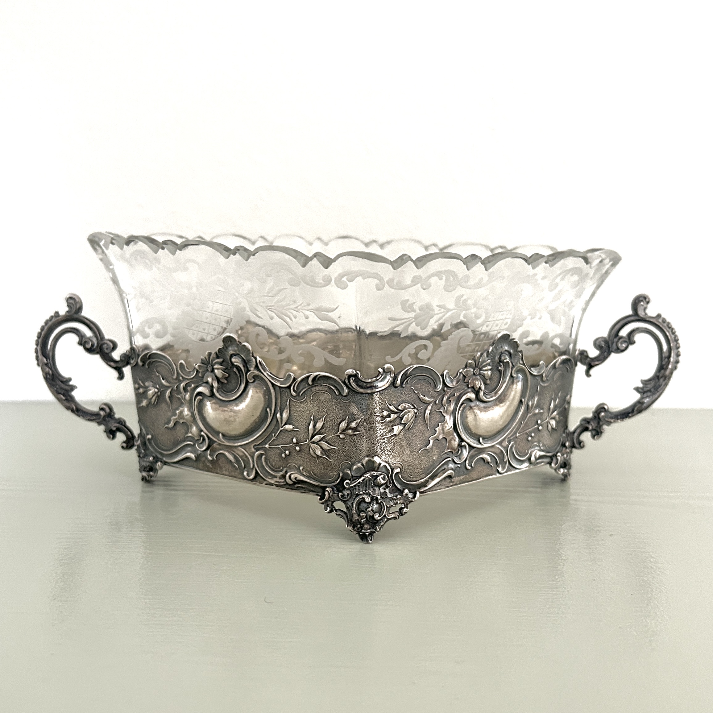 Stříbrná novorokoková žardiniéra se skleněnou vložkou – Wilhelm Binder