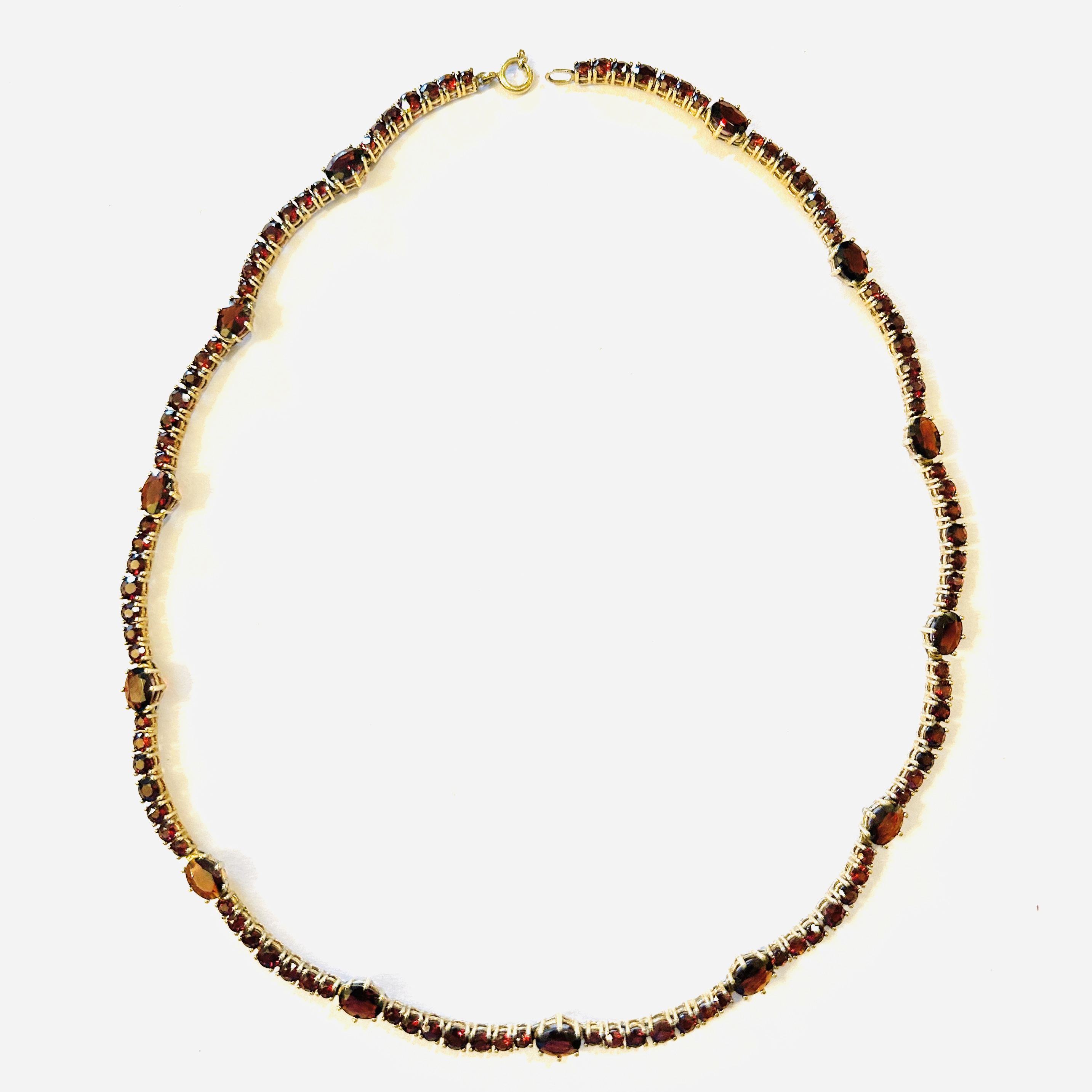 Článkový náhrdelník s granáty