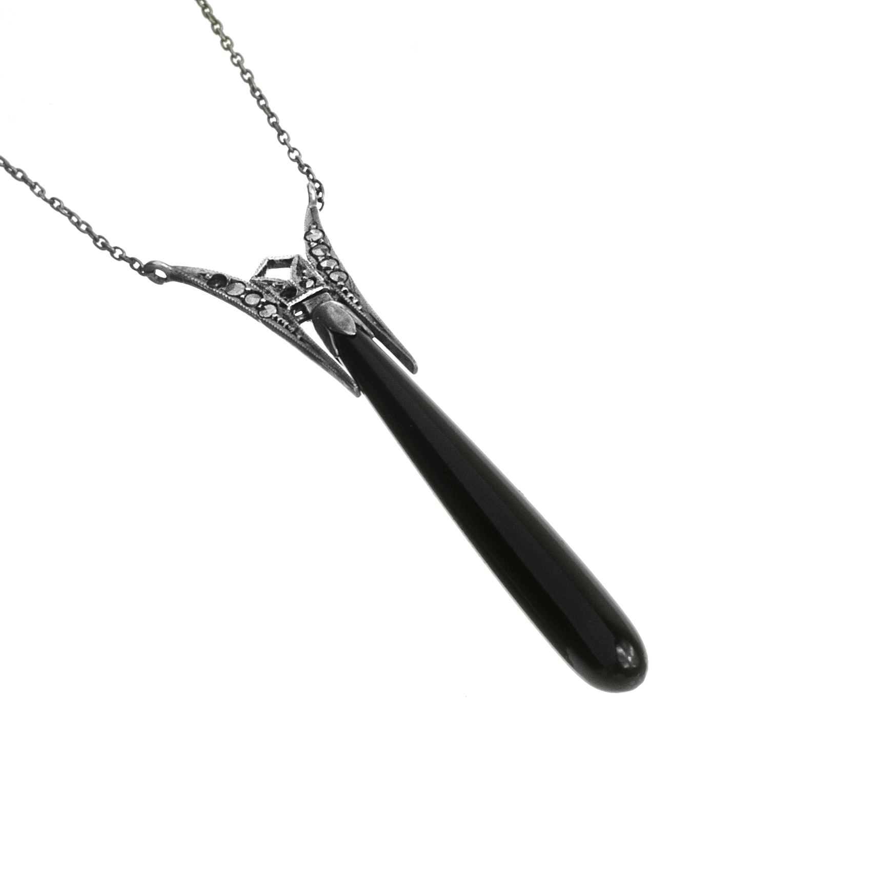 Stříbrný kolier s onyxem a markazity