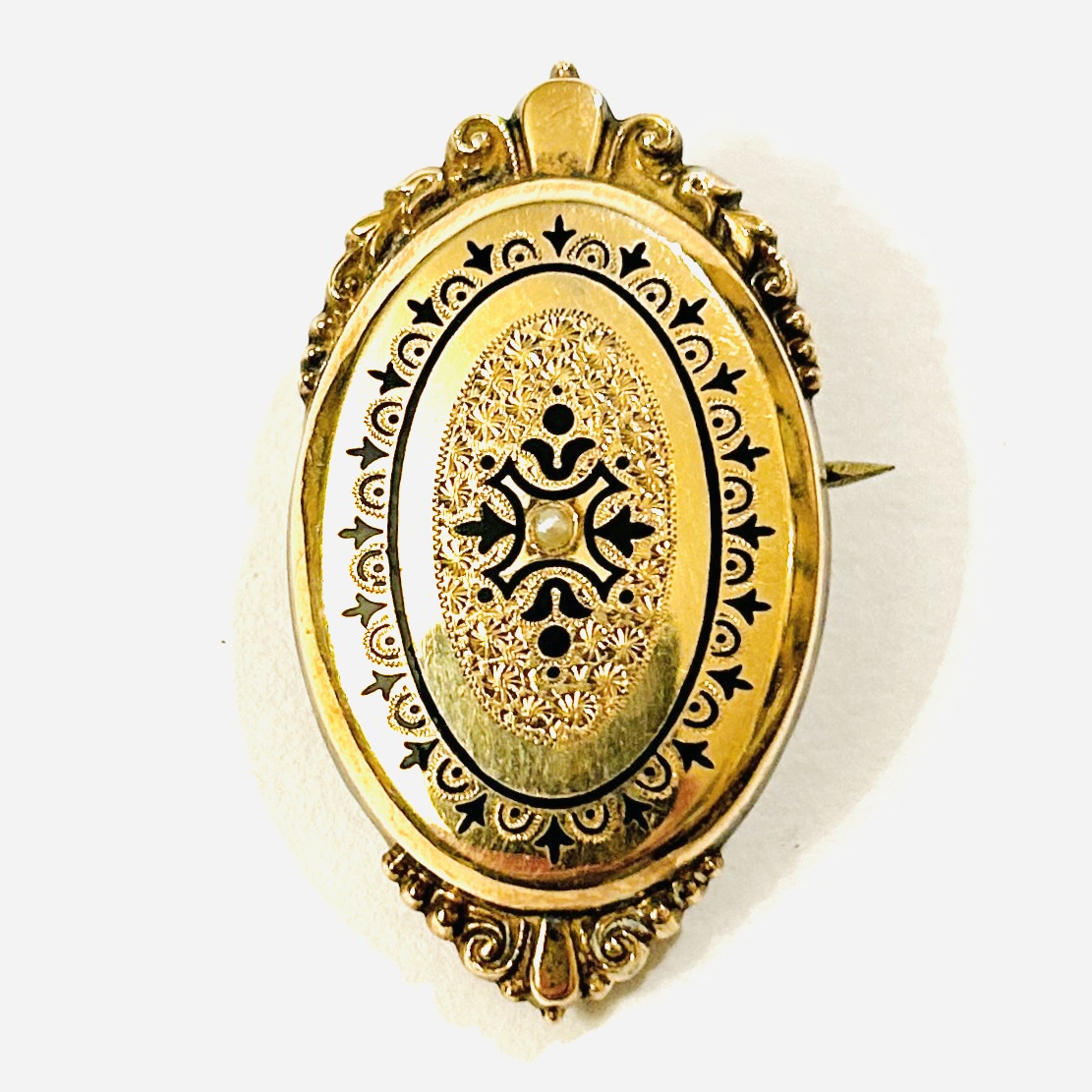 Zlato-stříbrná biedermeierová brož s perlou a smaltem