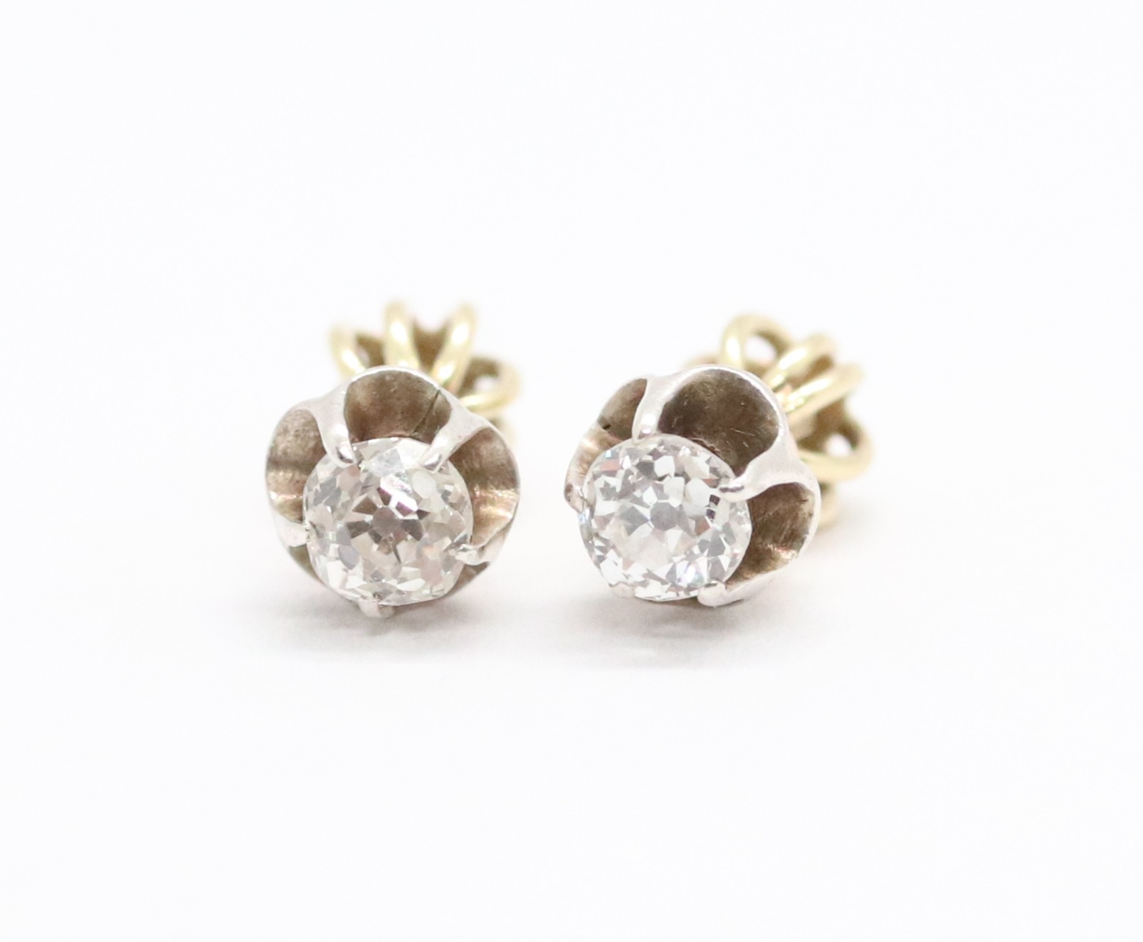 Zlaté diamantové náušnice