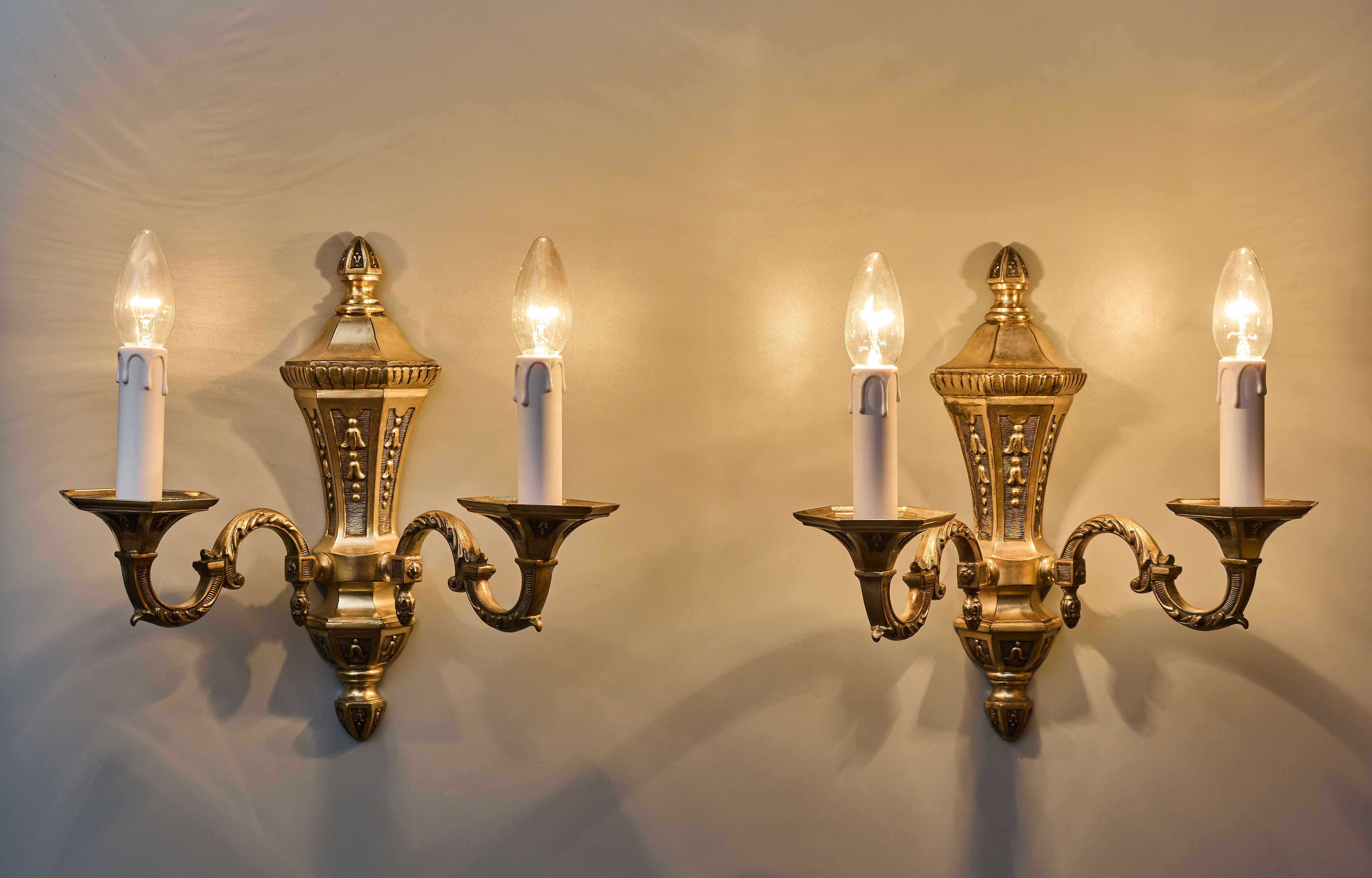 Neorenesanční nástěnné lampy / apliky