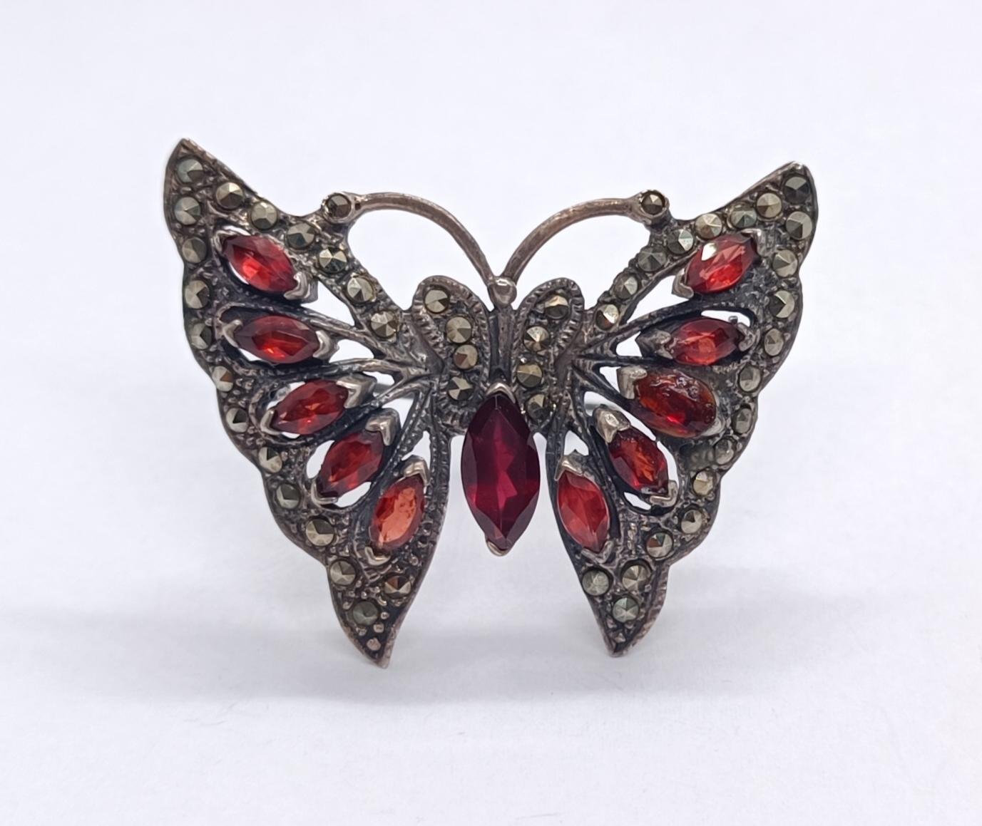 Stříbrná brož - motýl