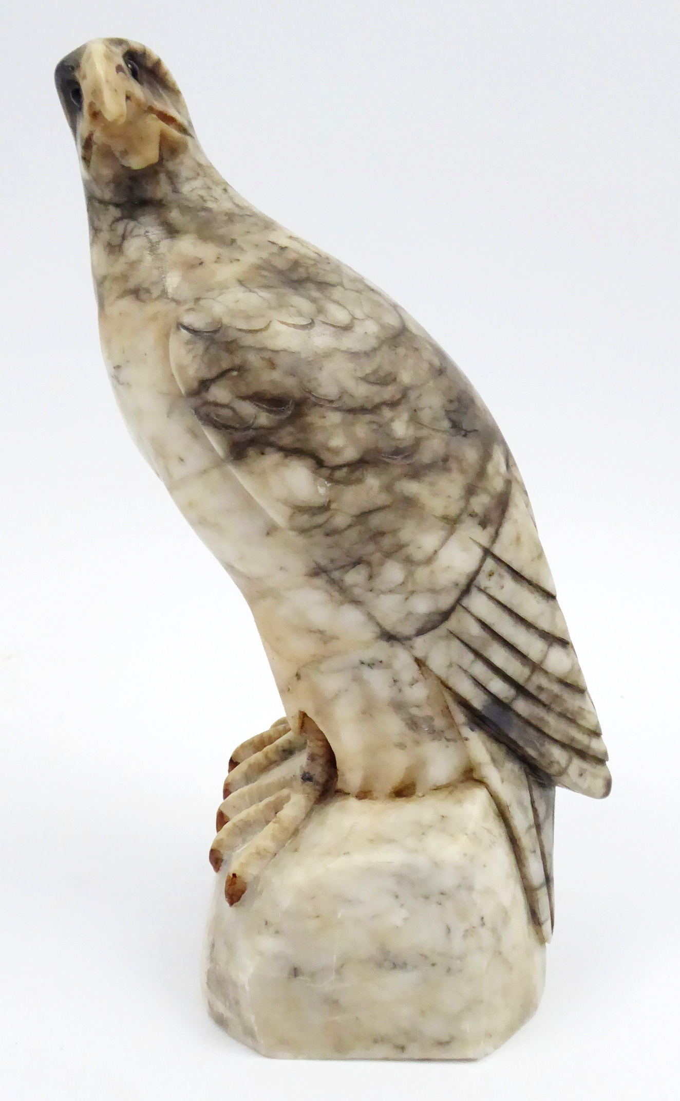 Sokol – mramorová socha