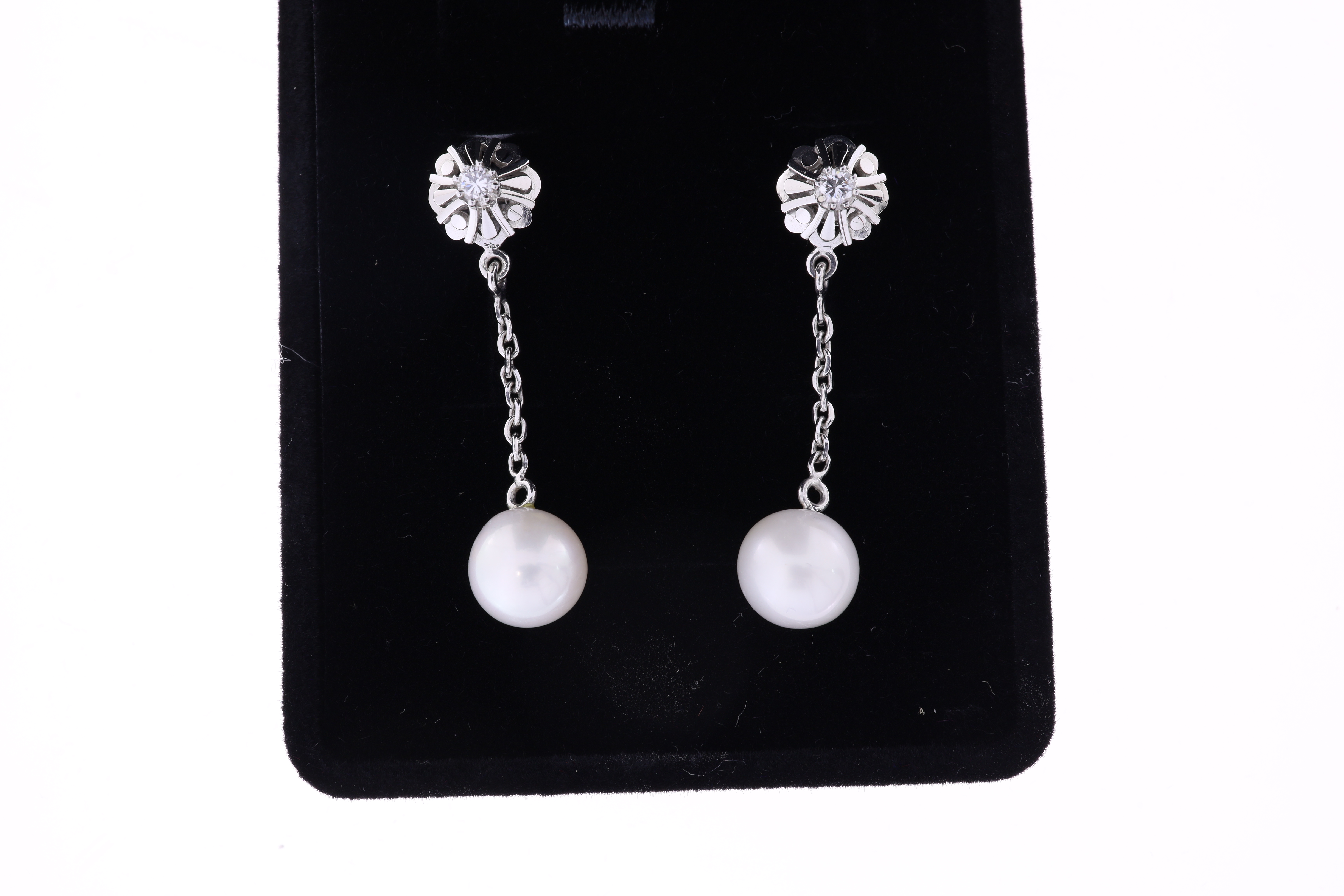 Náušnice z bílého zlata s perlami a brilianty