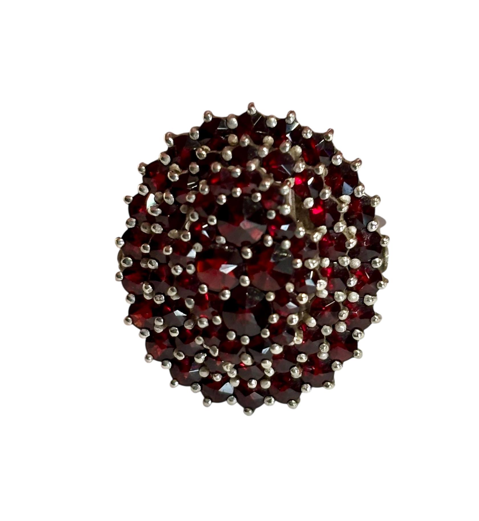 Prsten s českými granáty