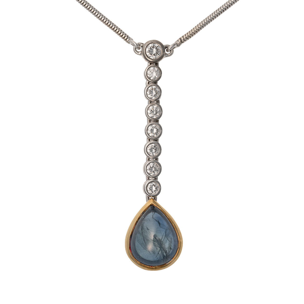 Zlatý náhrdelník s diamanty a safírem