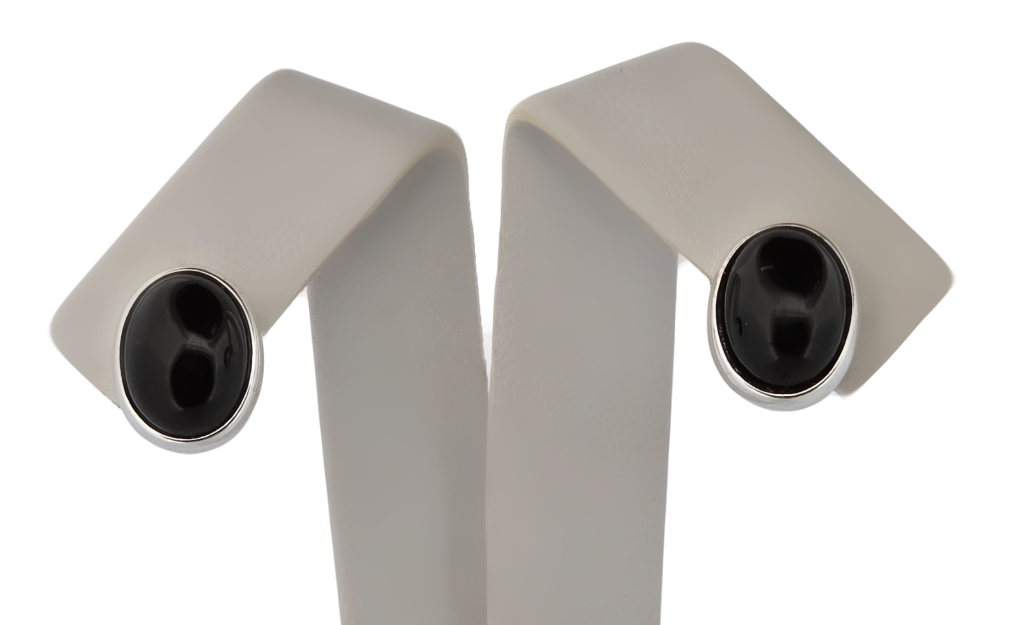 Stříbrné náušnice pecičky s černým onyxem