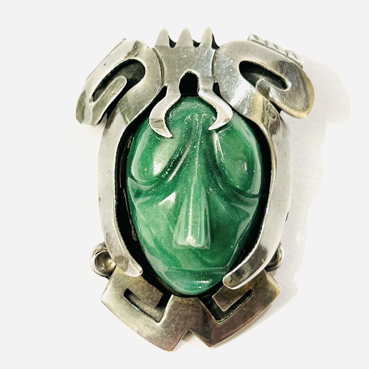 Stříbrná brož/přívěšek „maska“ s jadeitem