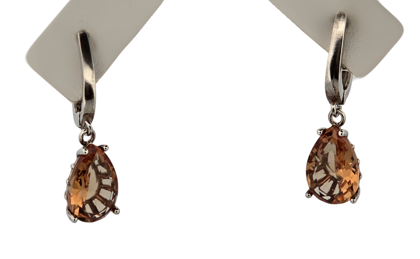 Stříbrné náušnice s kapkovými sultanity