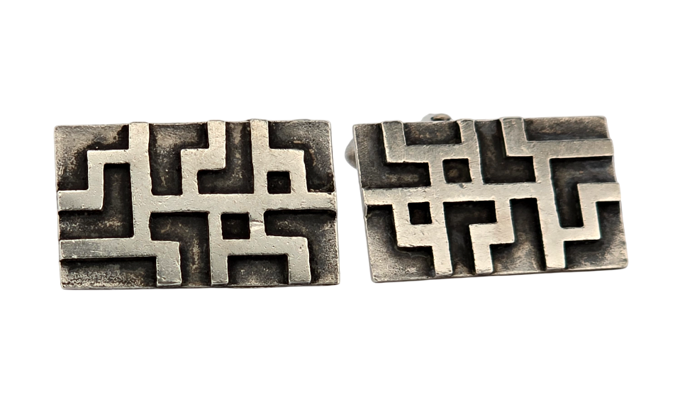 Stříbrné manžetové knoflíčky s plastickým zdobením