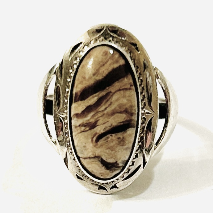 Stříbrný prsten s krajinným jaspisem