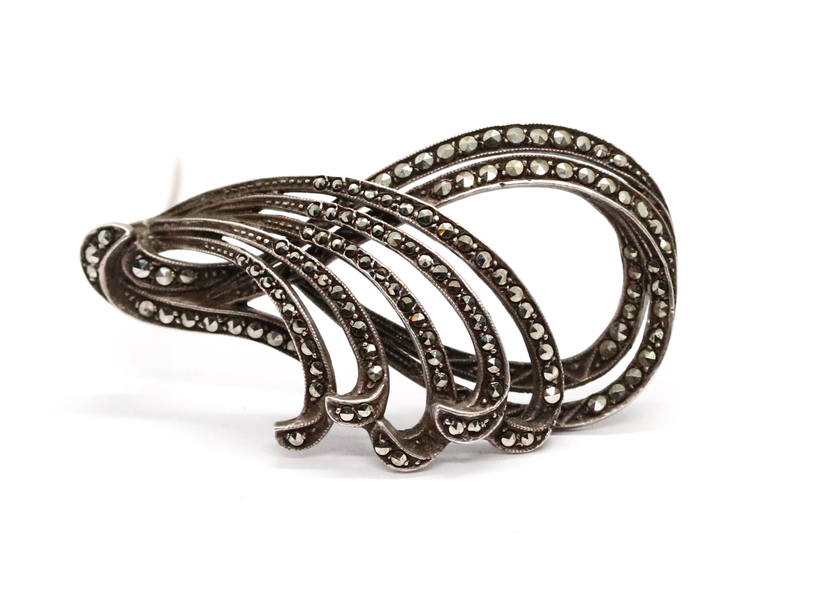 Art deco stříbrná brož s markazity
