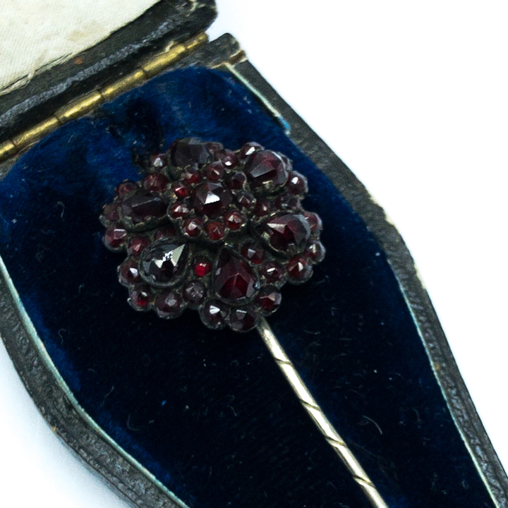 Jehlice do kravaty s českými granáty