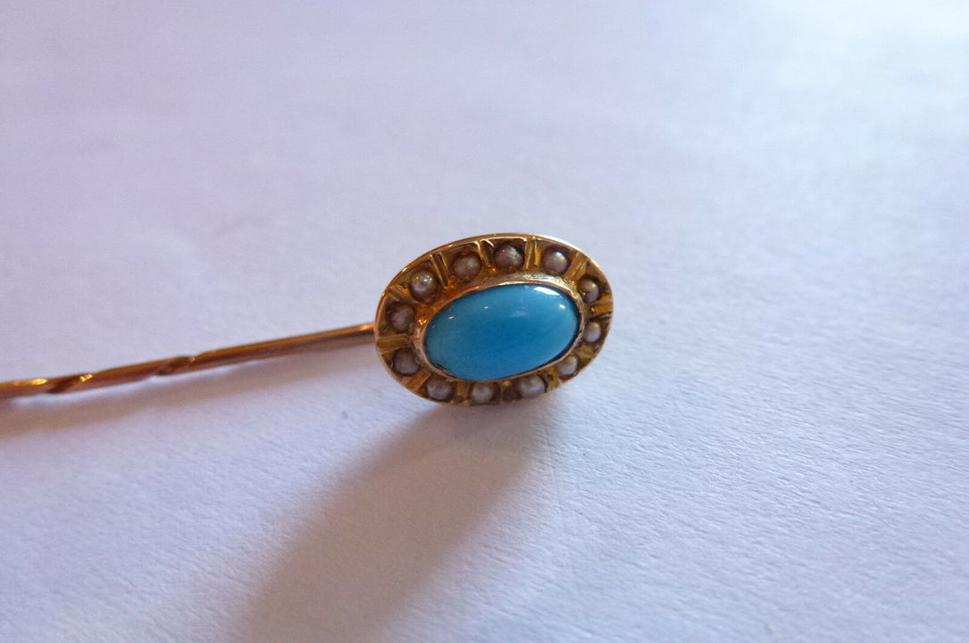 Zlatá secesní jehlice do kravaty