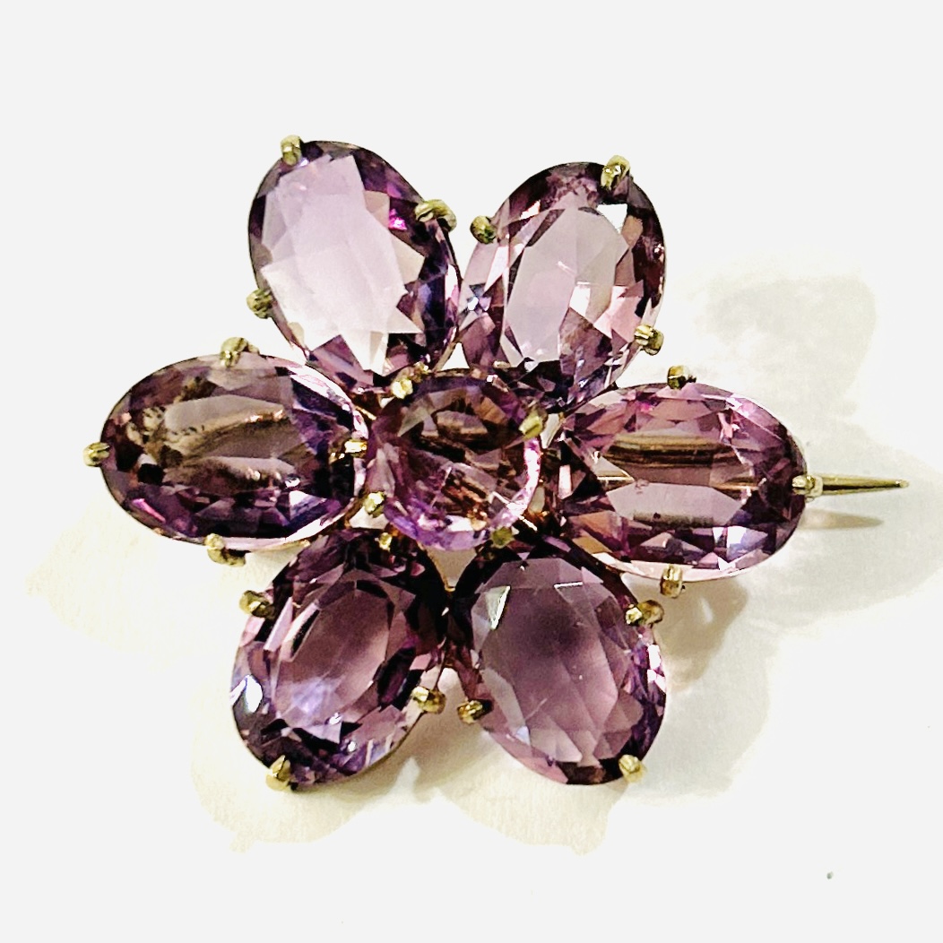 Starožitná brož „květ“ s ametysty