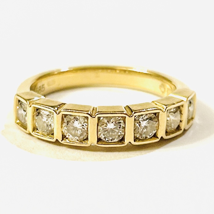 Zlatý designový prsten s diamanty 0,77 ct