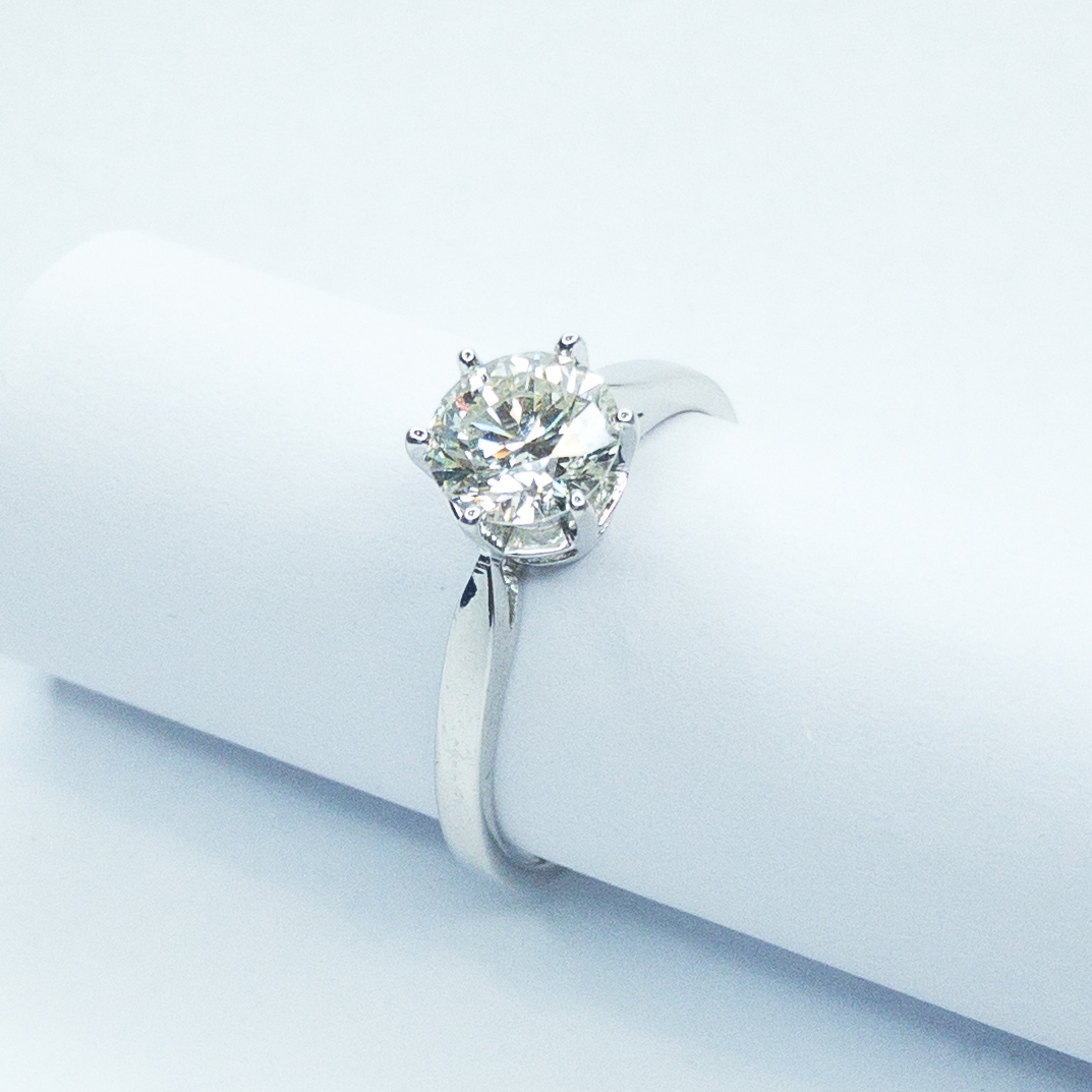 Luxusní zlatý prsten s briliantem 1,04 Ct