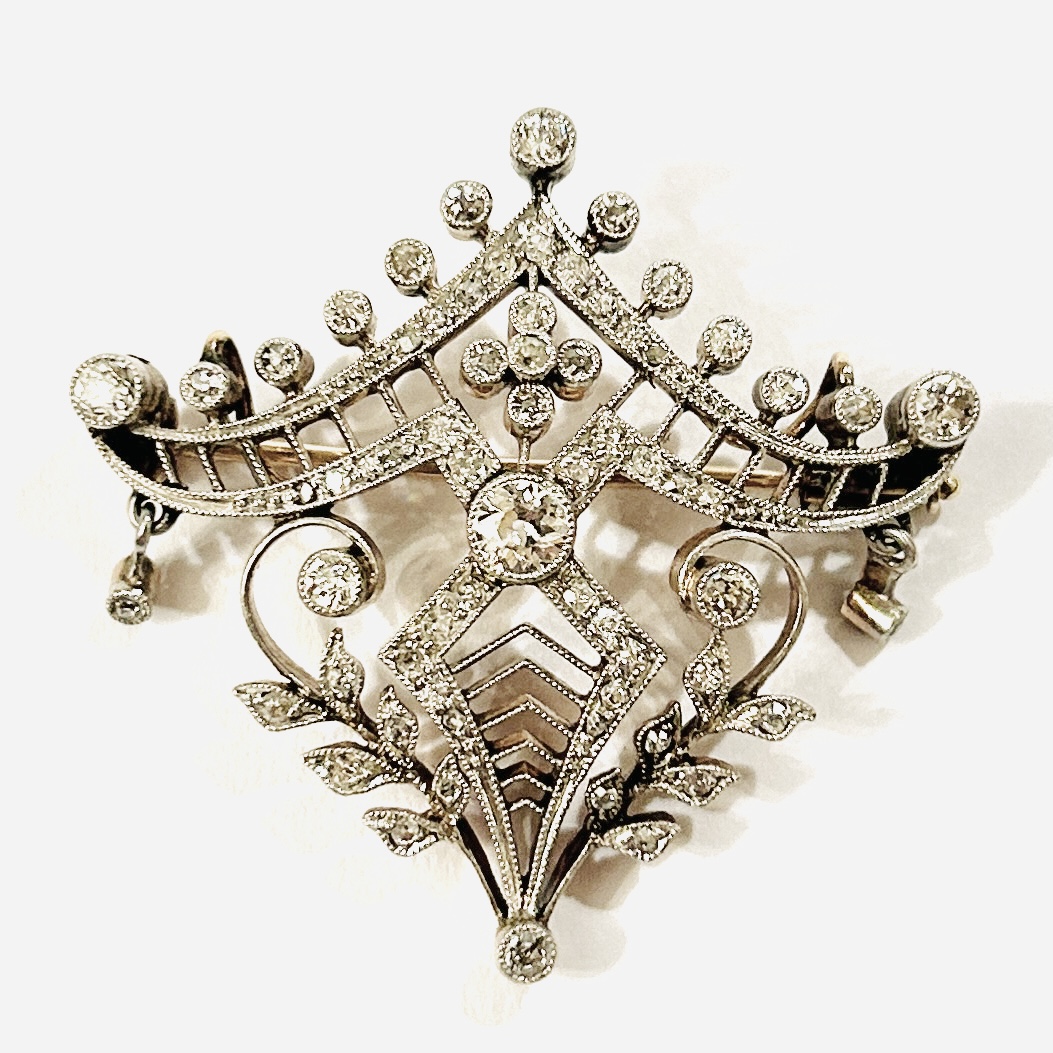 Zlato-platinová secesní brož s diamanty 1,30 ct