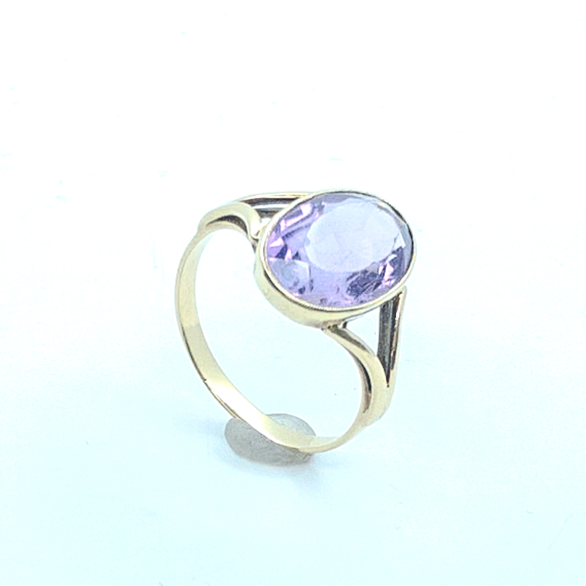 Zlatý prsten s ametystem