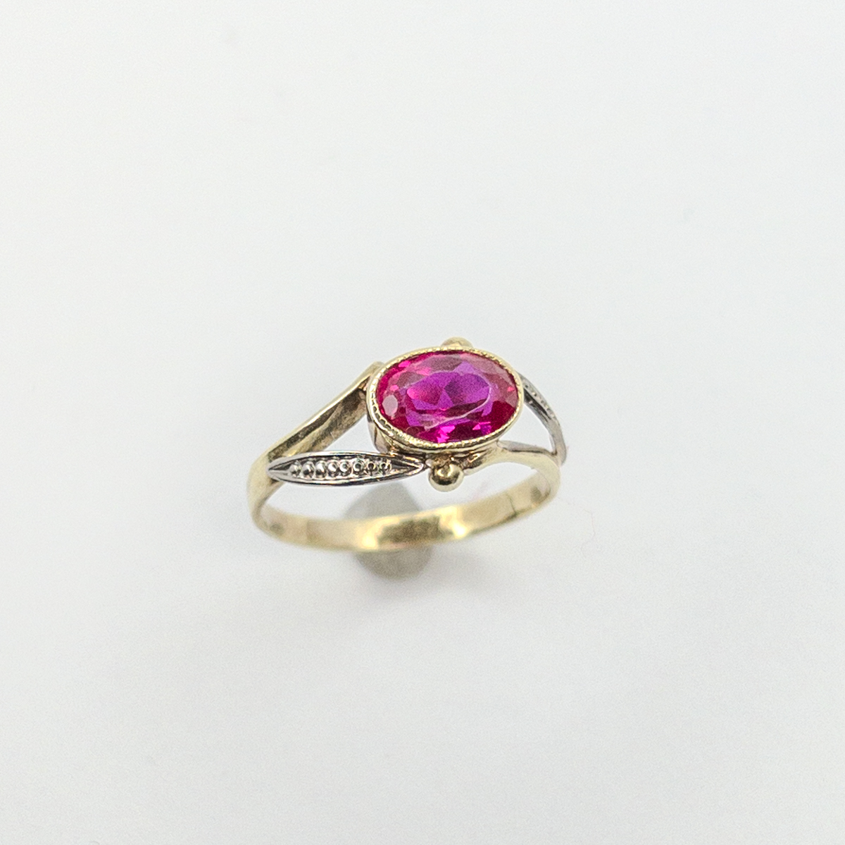 Starožitný zlatý prsten