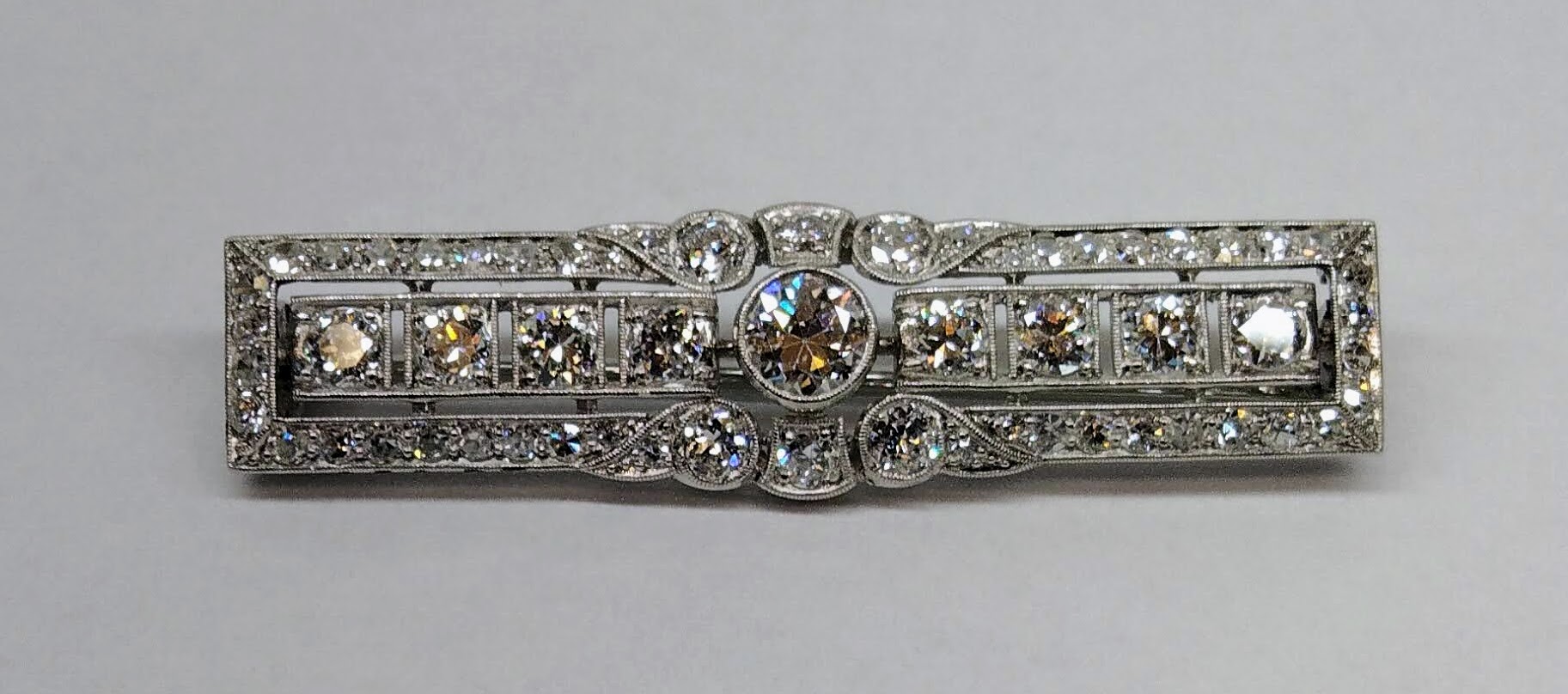 Platinová art-deco brož s diamanty