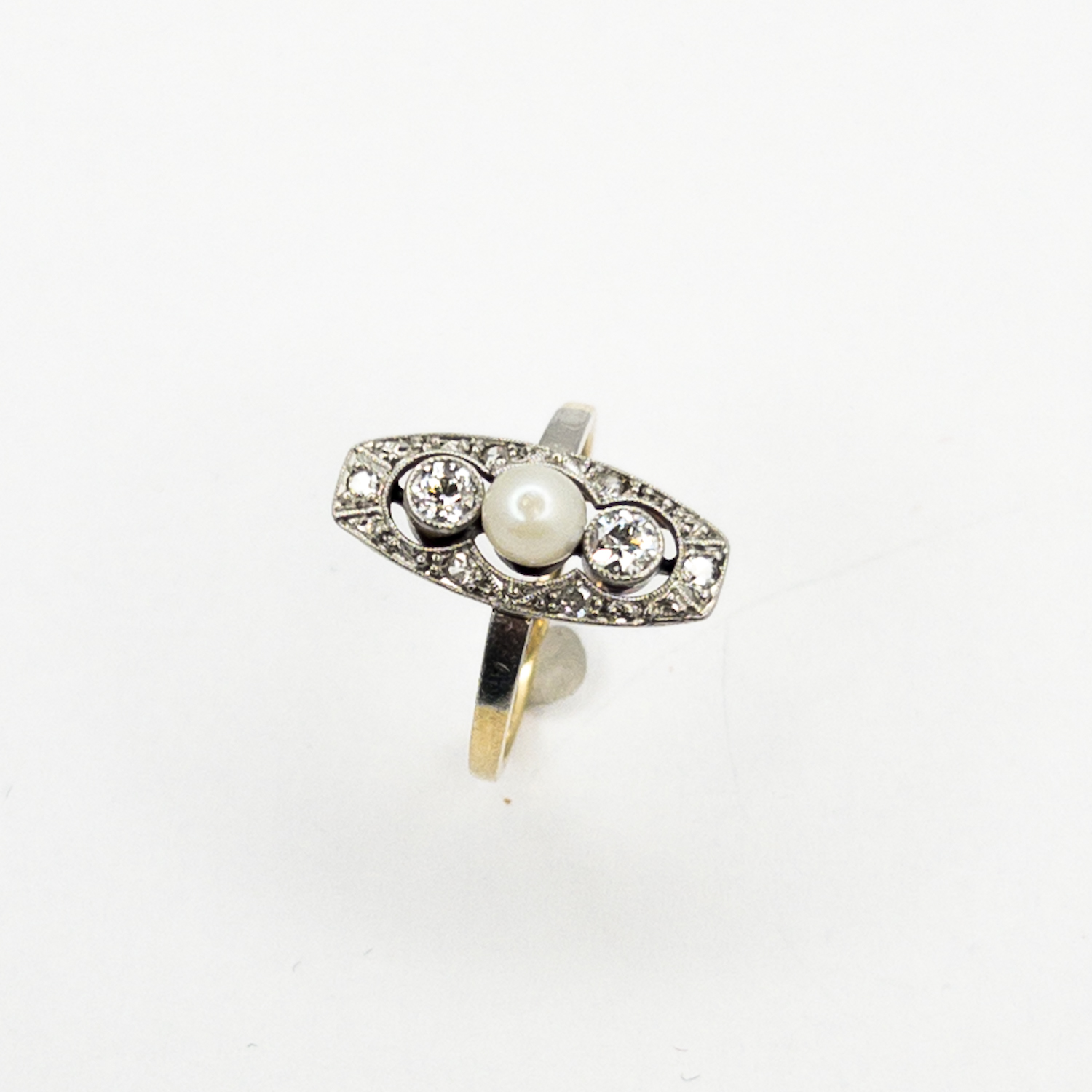 Briliantový prsten s perlou