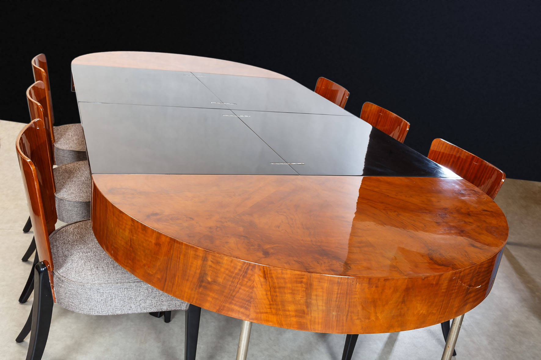 JÍDELNÍ STŮL ROZKLÁDACÍ-PAVOUK-J.HALABALA-UP ZÁVODY