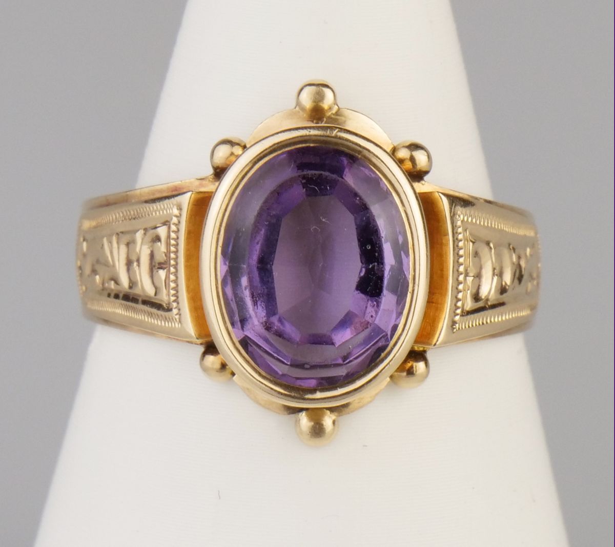 Zlatý prsten s ametystem