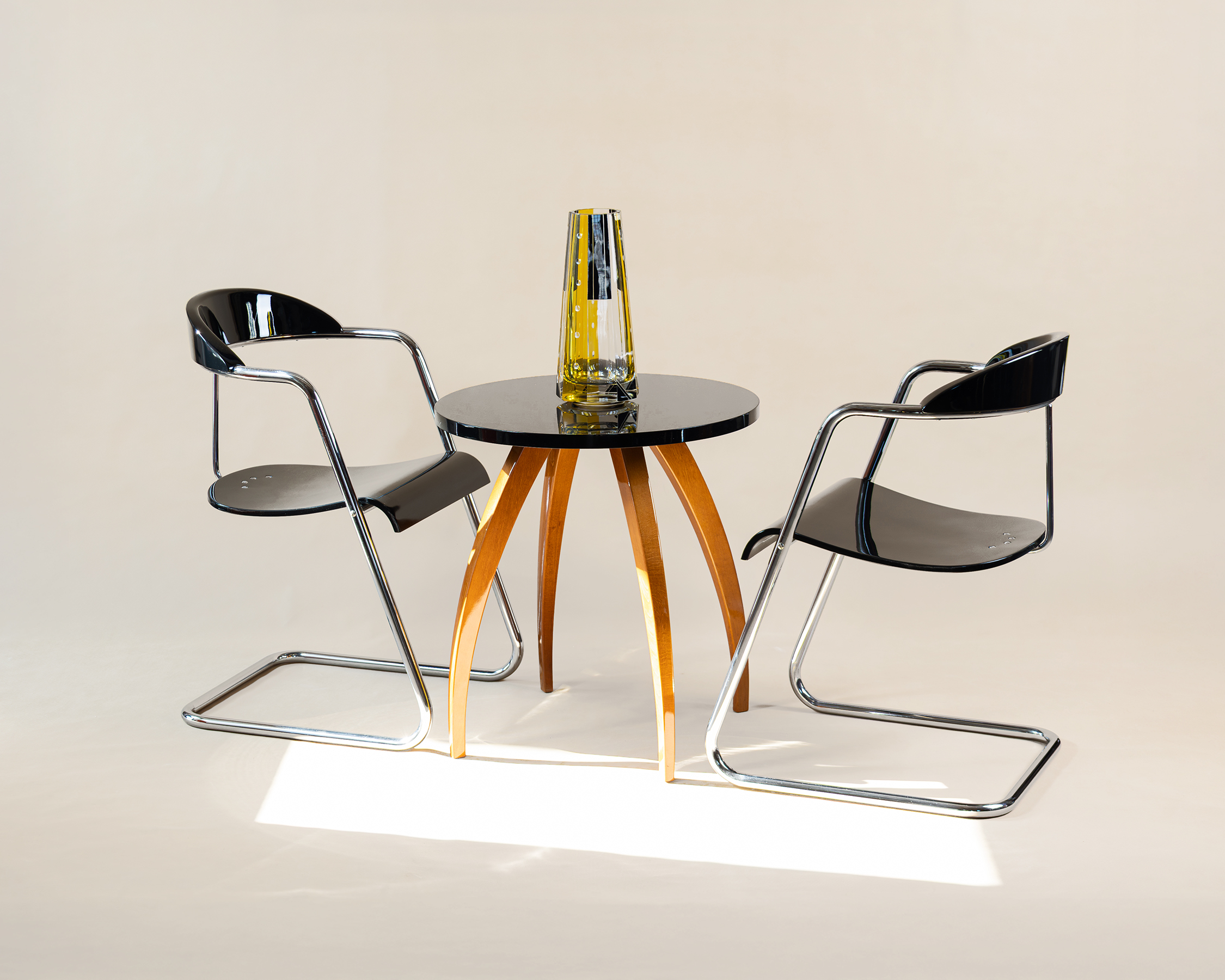 KŘESLA-FUNKCIONALISMUS, BAUHAUS.