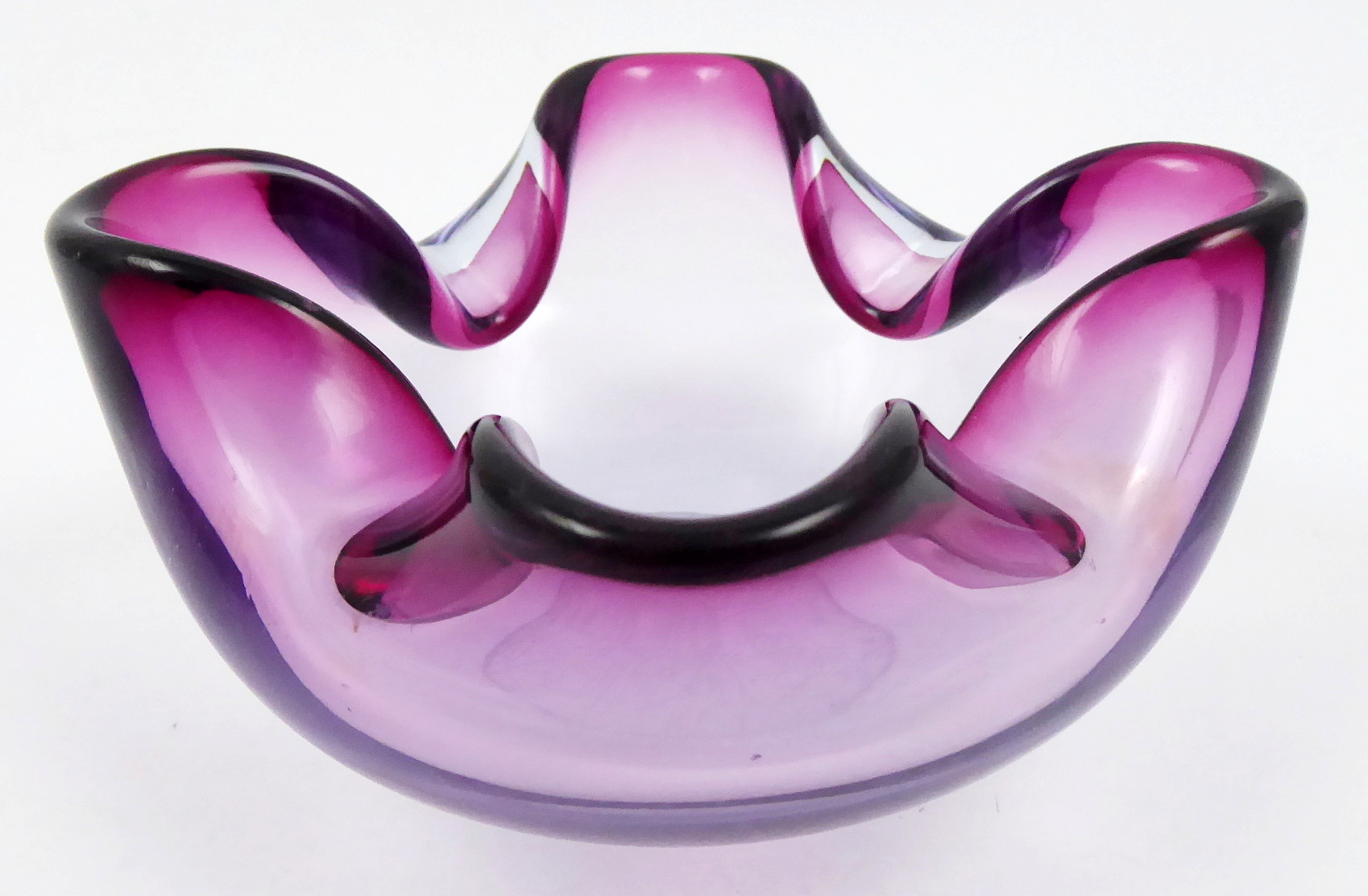 Miska z ametystového skla