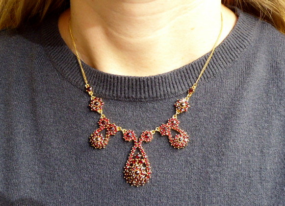 Zlacený stříbrný náhrdelník – Granát, Turnov