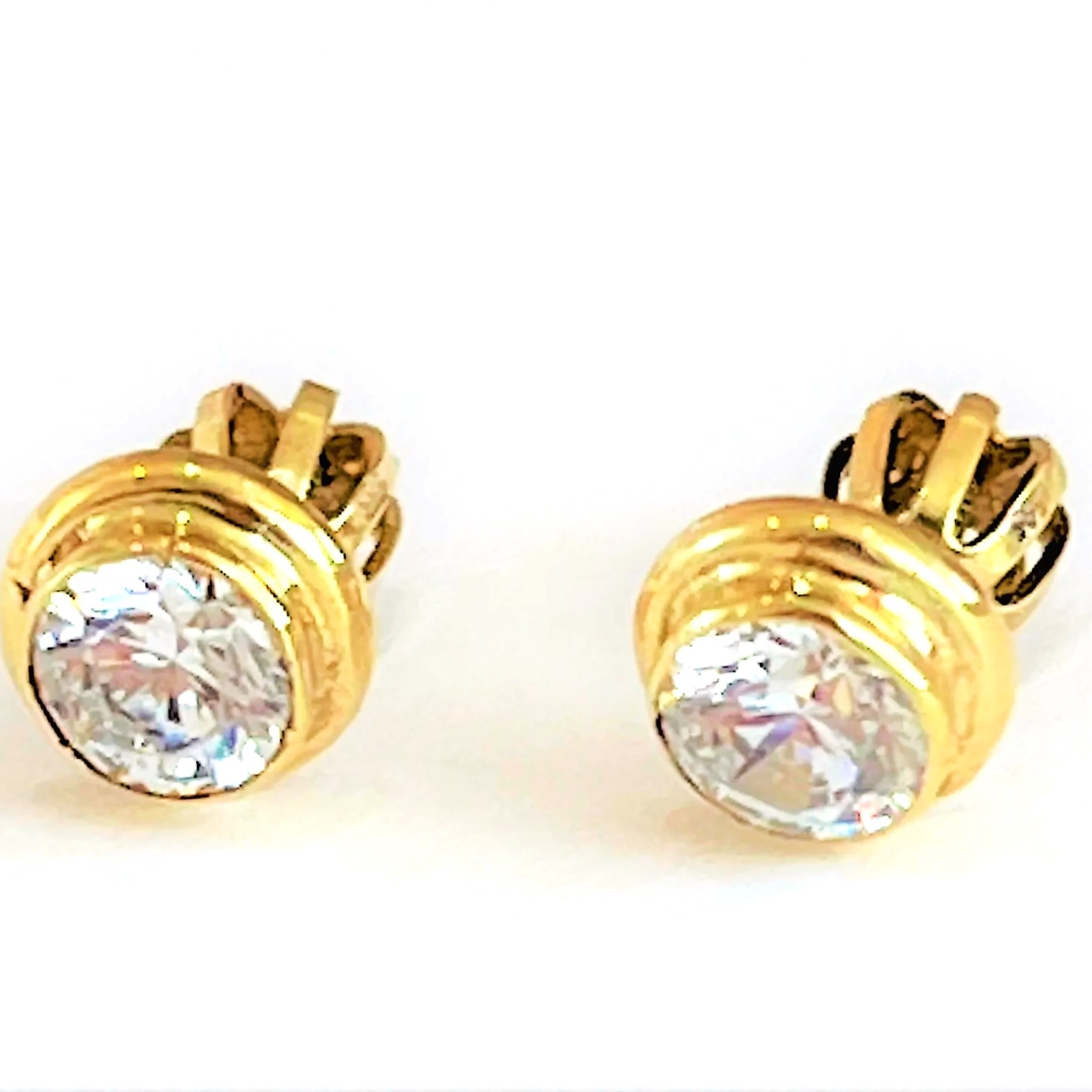 Zlaté náušnice s větším bílými zirkony– 14 karátů na šroubek 2,02 gramů