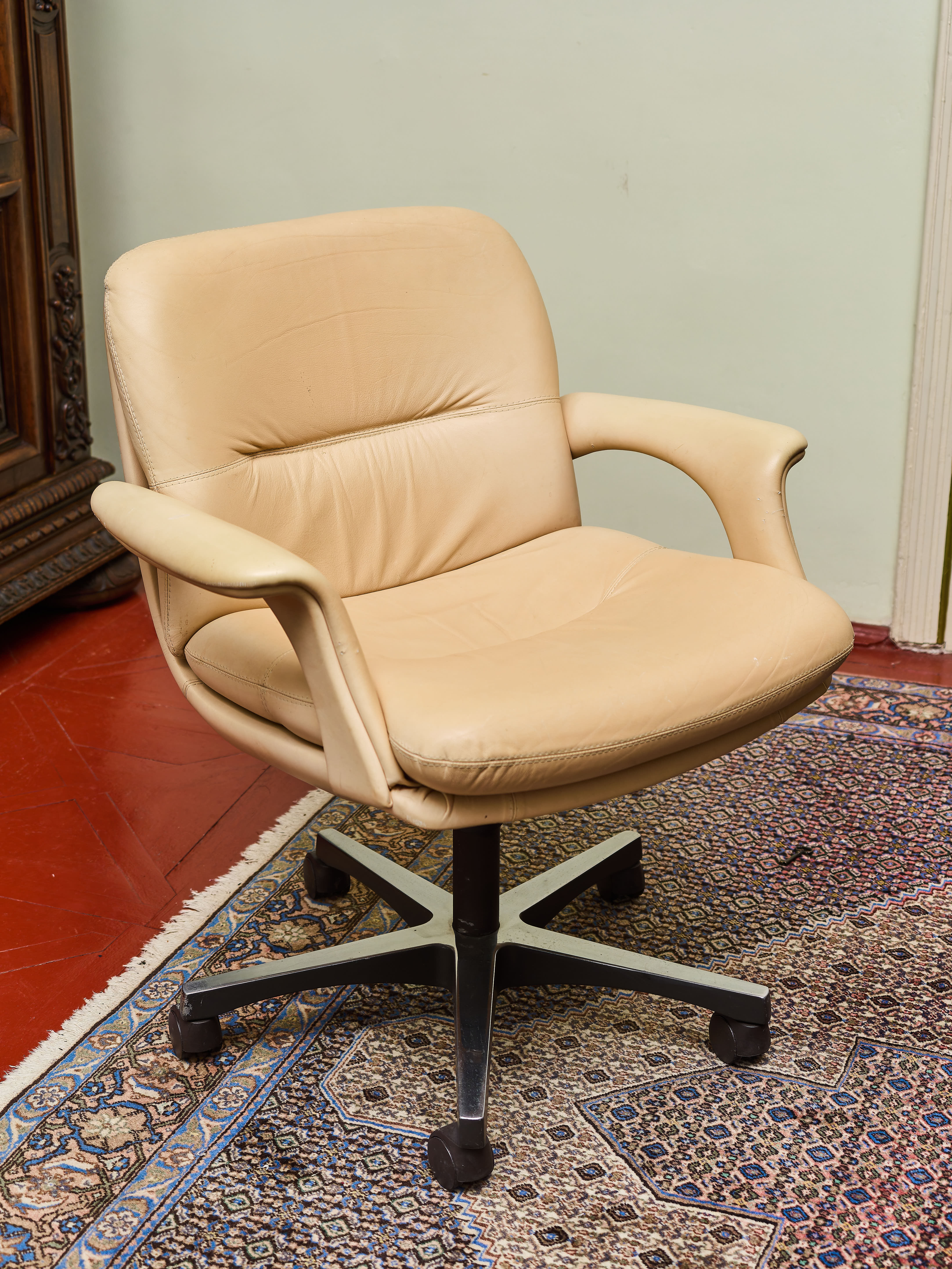 Designové kancelářské křeslo, přírodní kůže