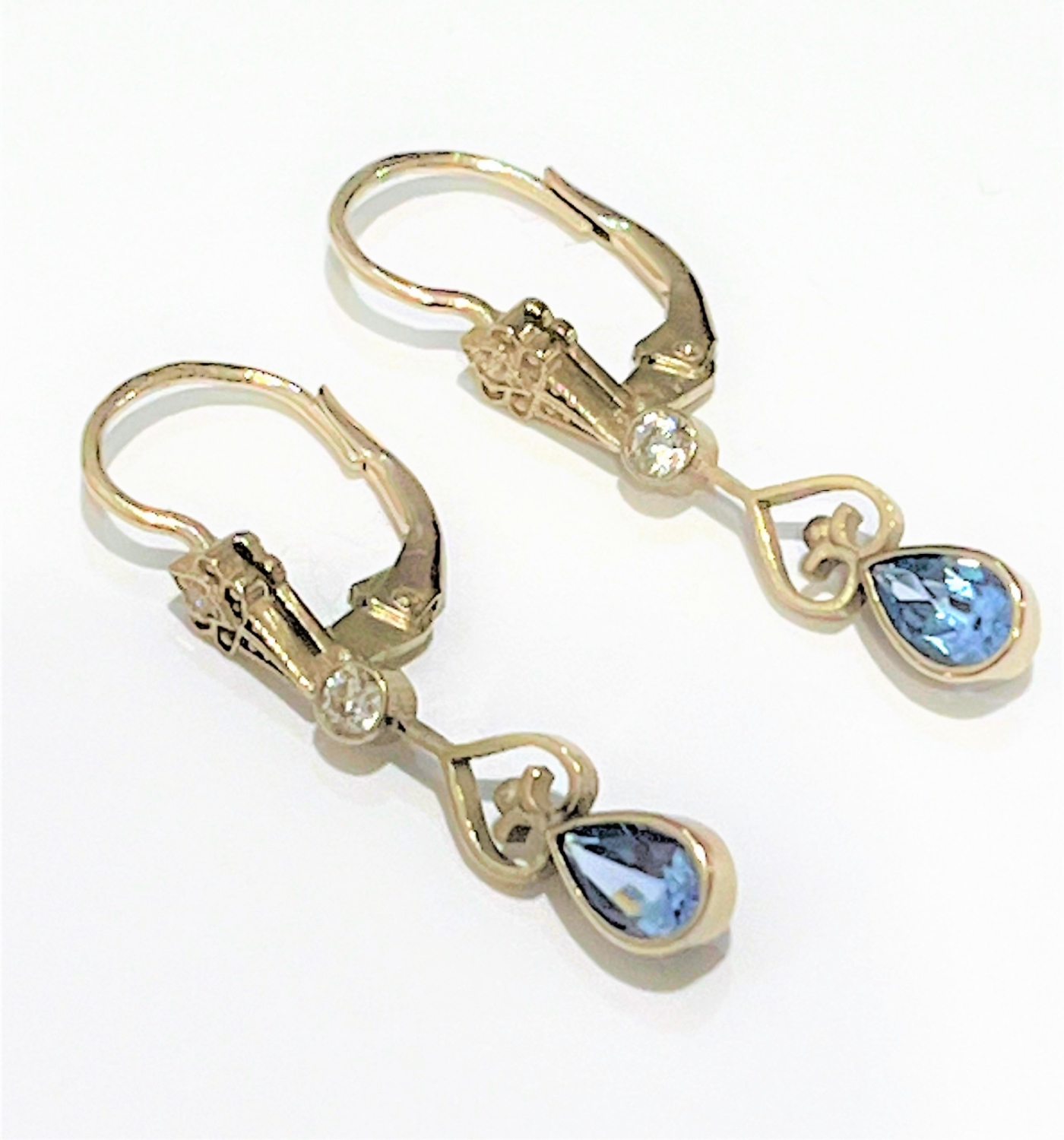 Zlaté náušnice z bílého zlata 14 karátů 2,88 gramů