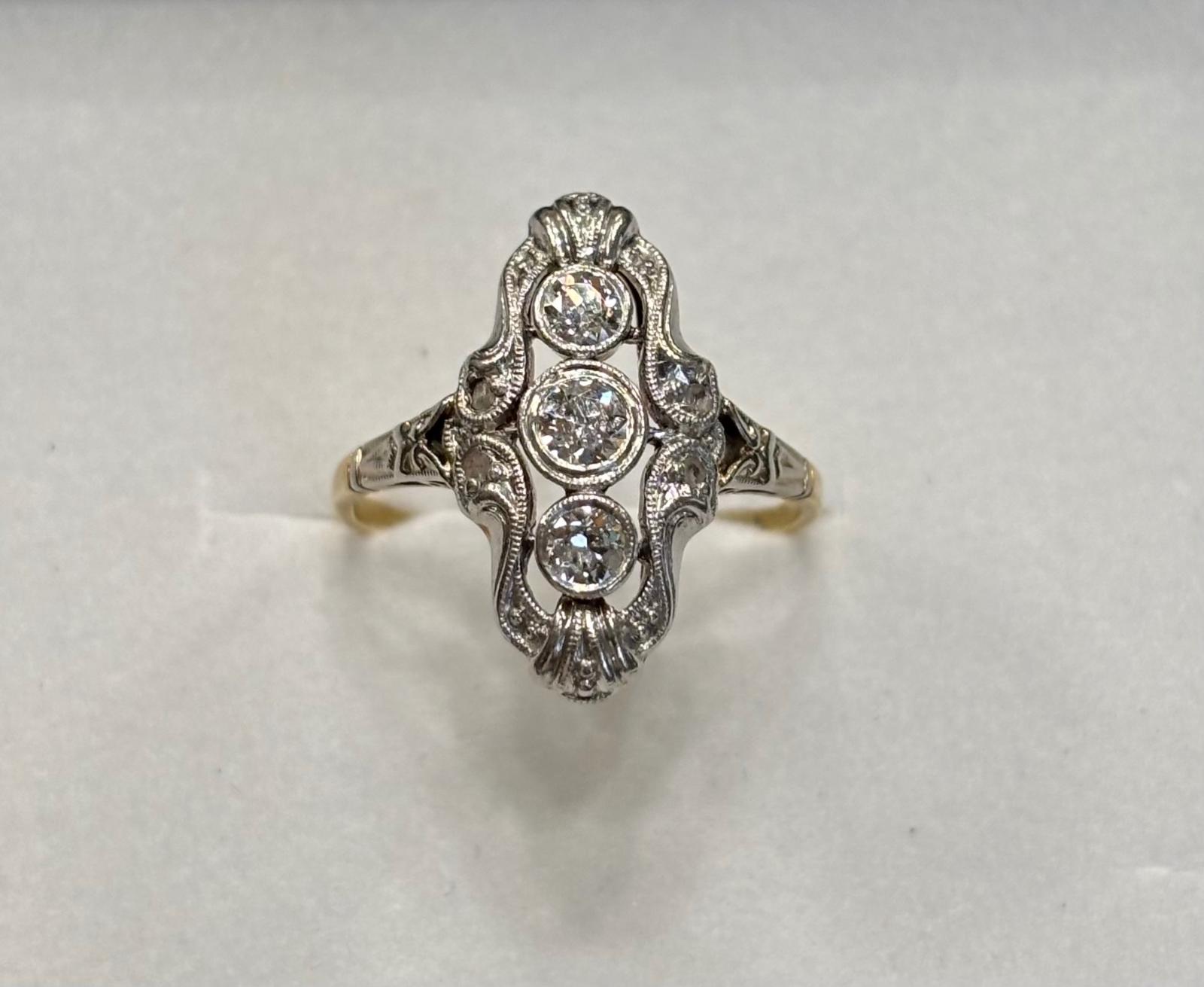 Zlatý Prvorepublikový prsten s brilianty