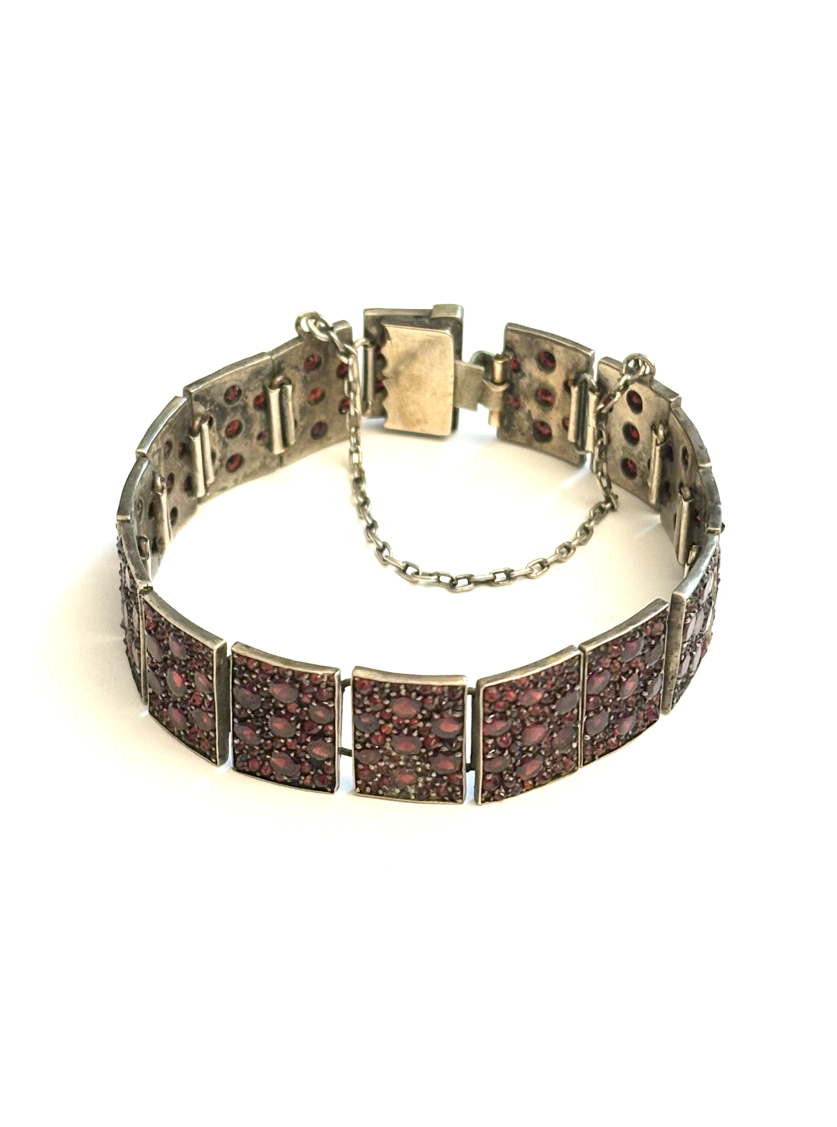 Náramek s českými granáty