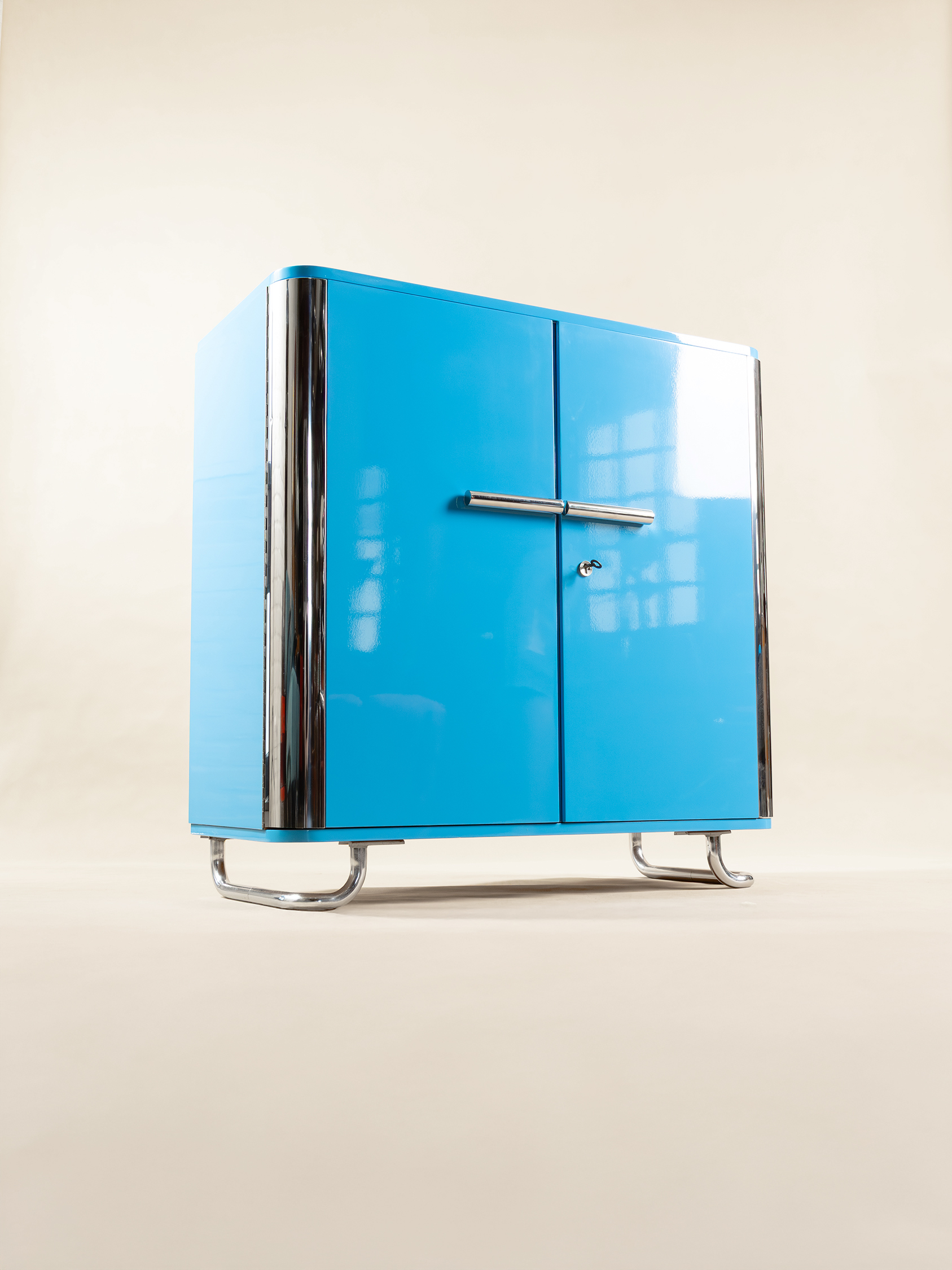 ŠATNÍ SKŘÍŇKA-VICHR