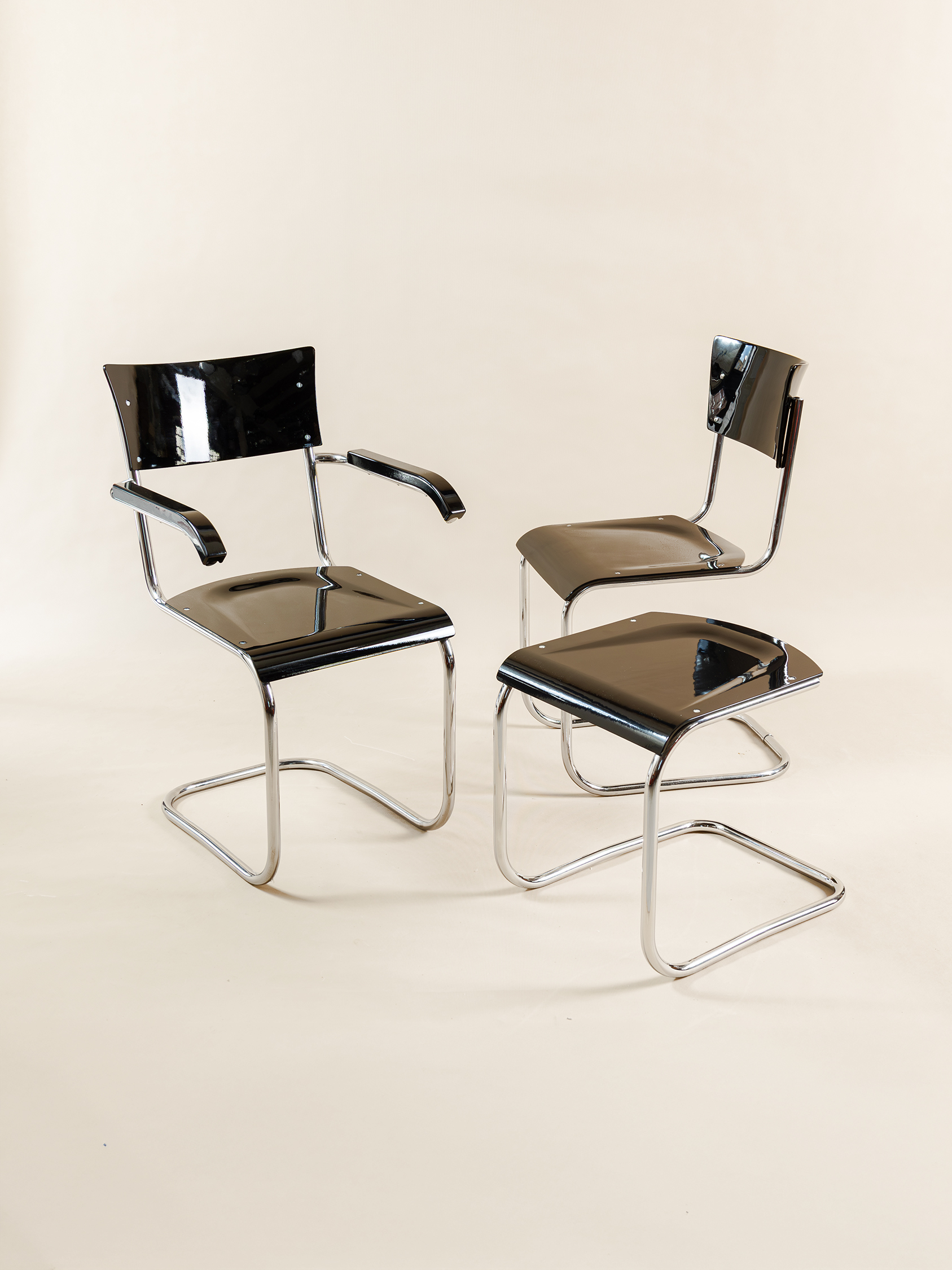 PRUŽÍCÍ ŽIDLE-MART STAM-FUNKCIONALISMUS