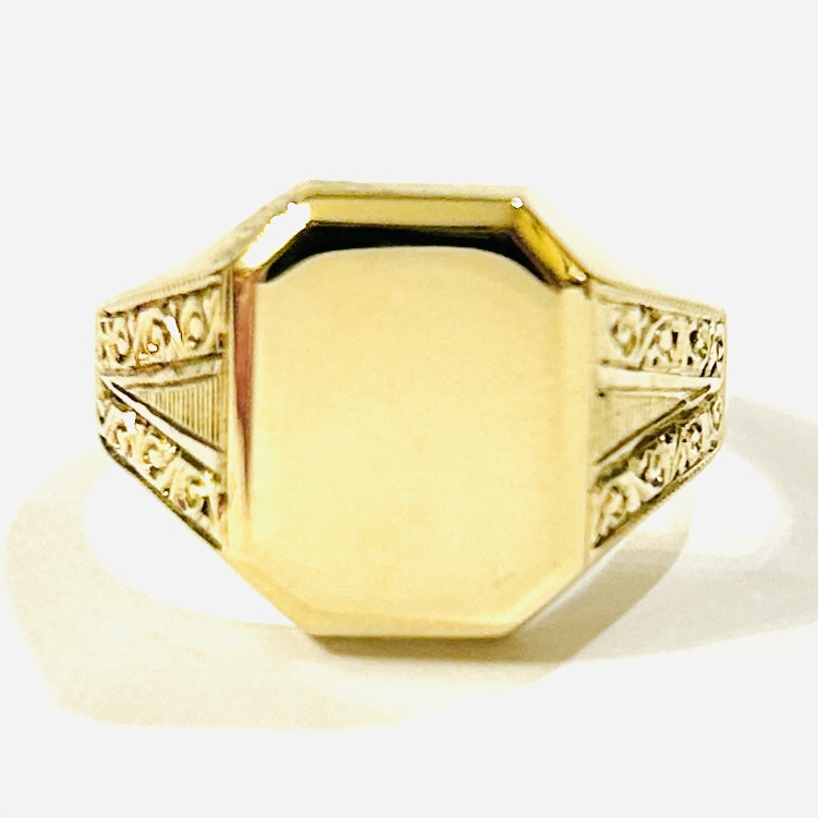 Zlatý starožitný pečetní prsten