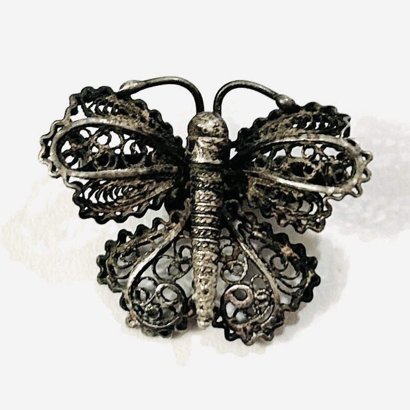 Stříbrná starožitná filigránová brož „motýl“