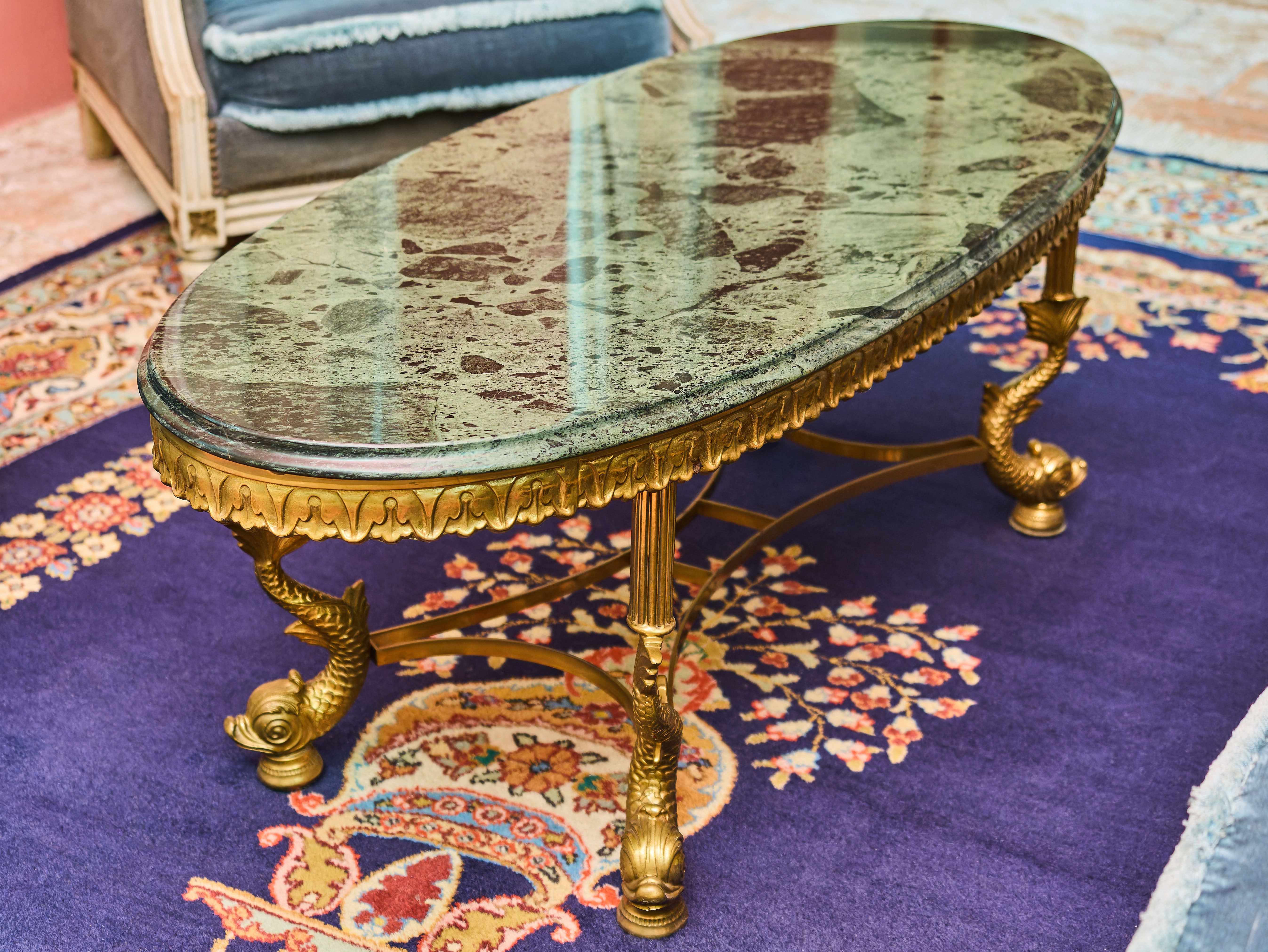 Starožitný konferenční stolek s mramorem