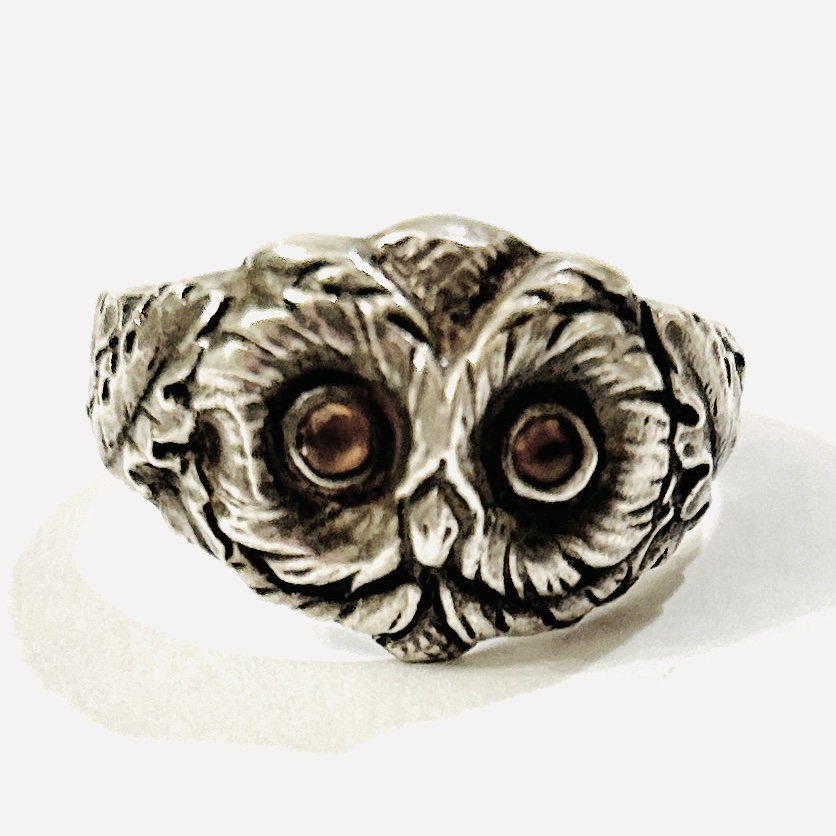 Stříbrný starožitný prsten „sova“ s citríny