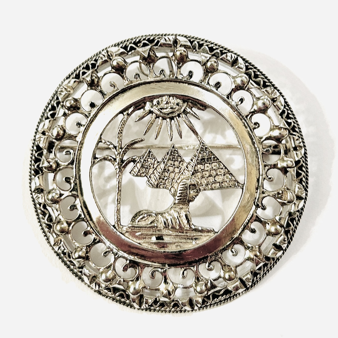 Stříbrná starožitná brož/přívěšek s egyptskými motivy