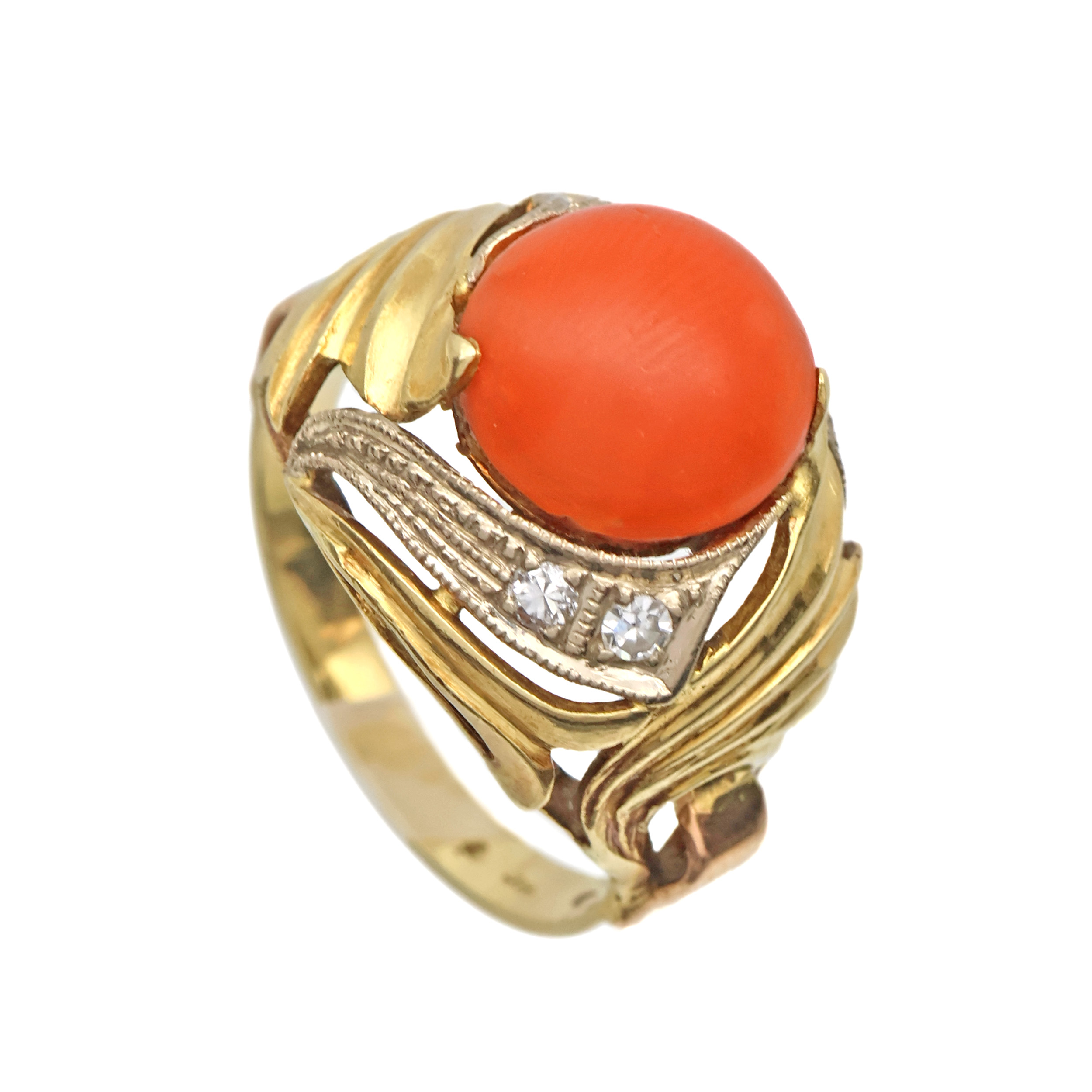 Starožitný zlatý prsten s přírodním korálem a diamanty, punc lvíček